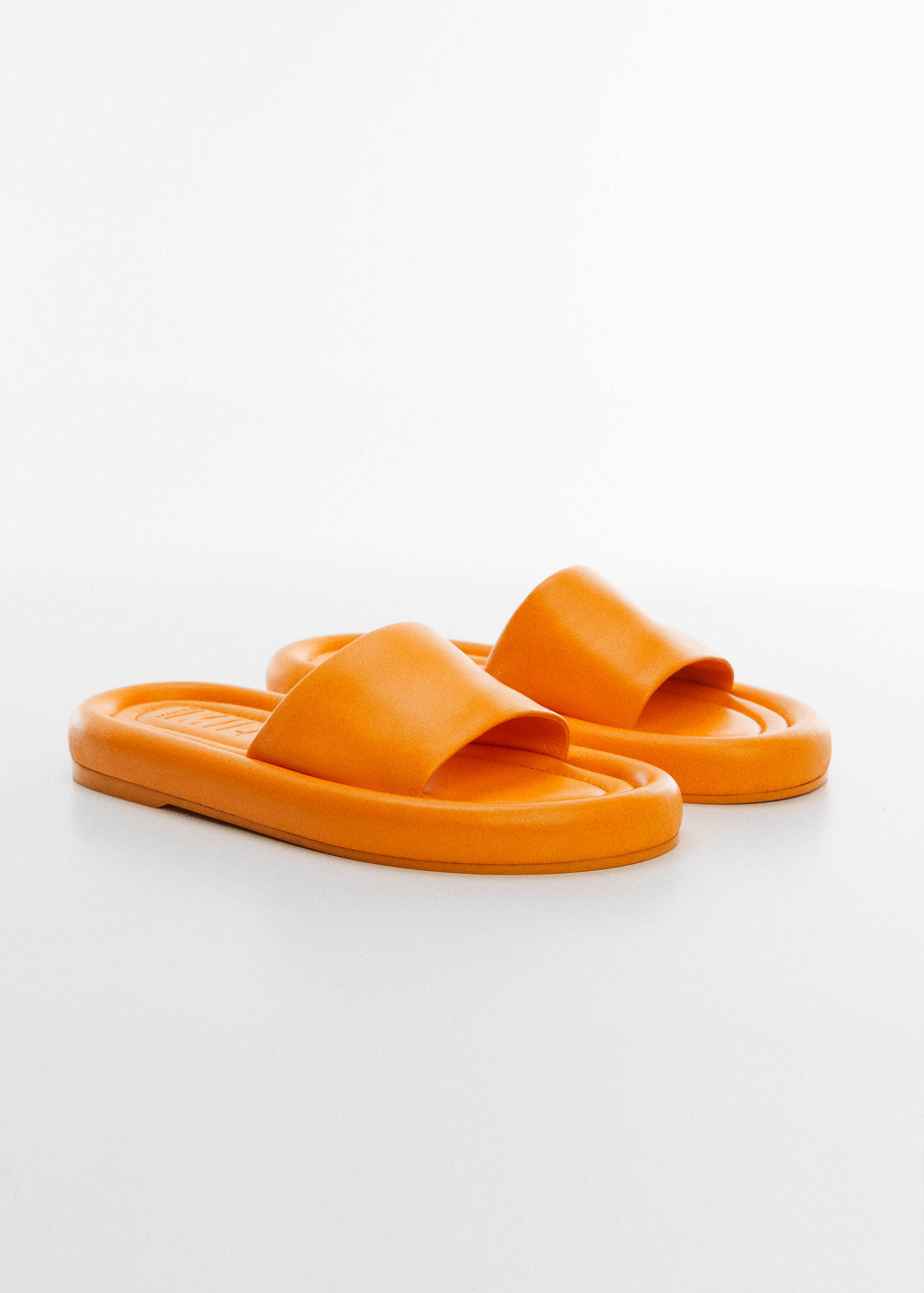 Leather sandals with a wide strap - Medium plane
