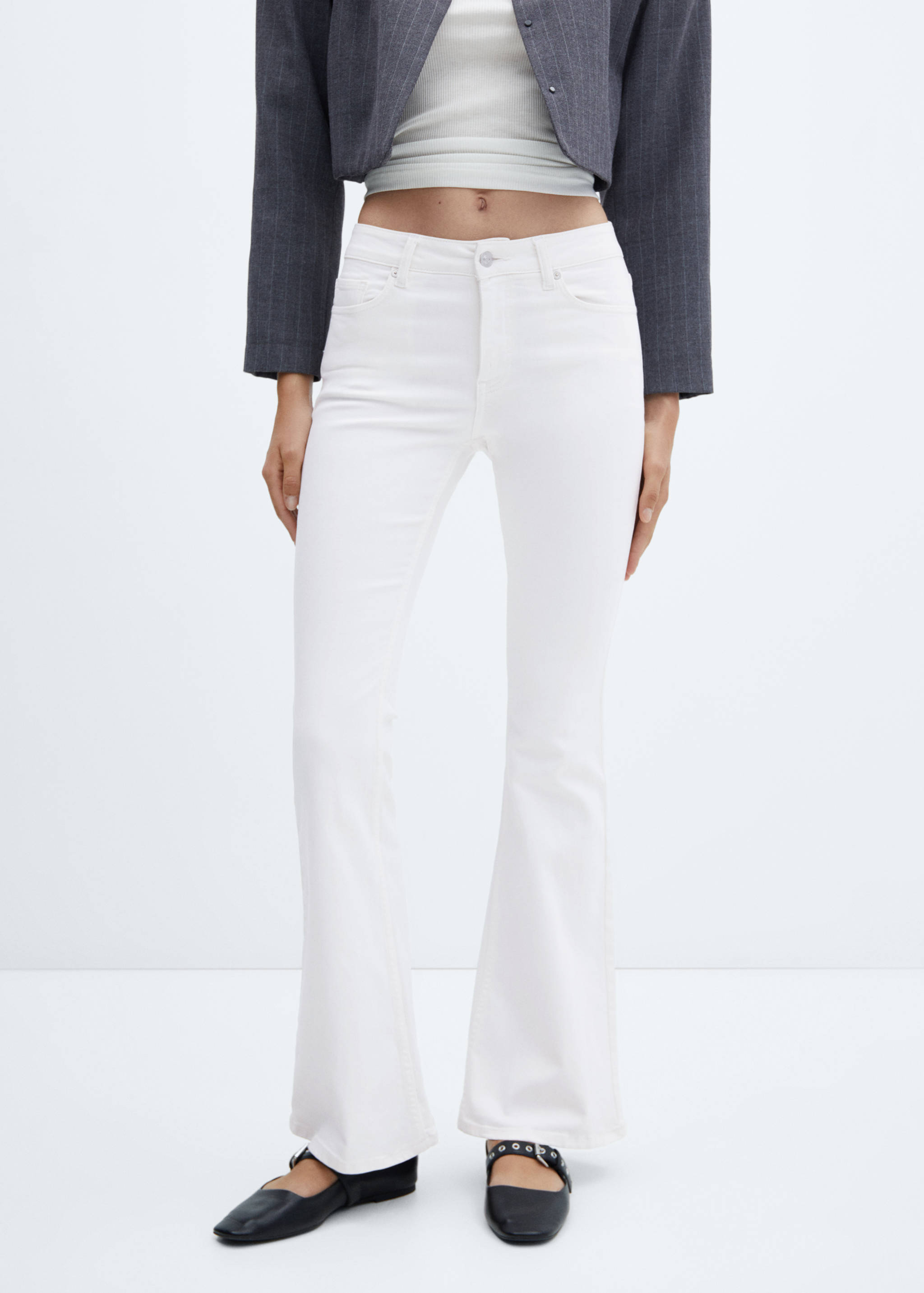 Jeans flare tiro medio - Plano medio