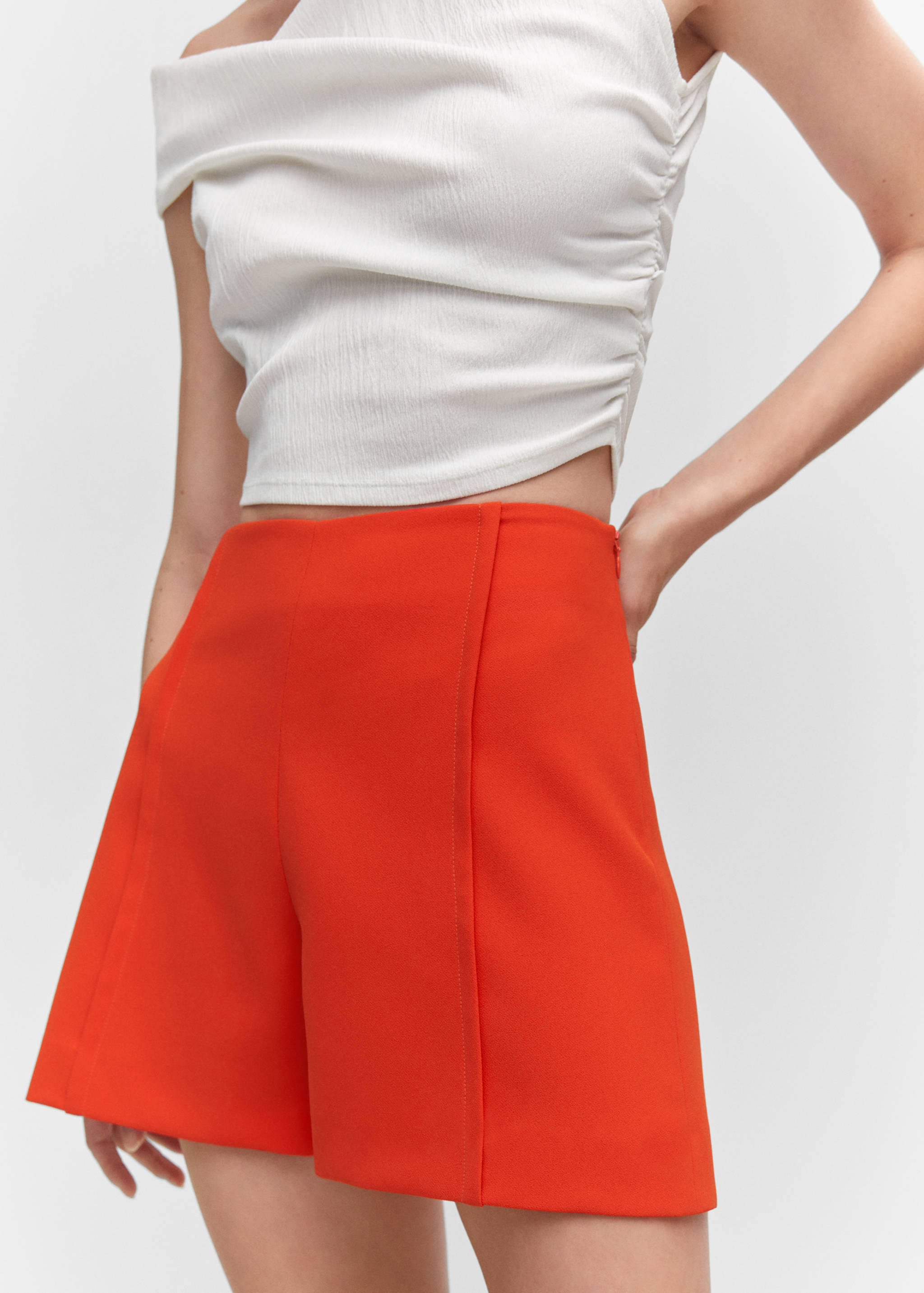 High-waist straight shorts - Details of the article 3
