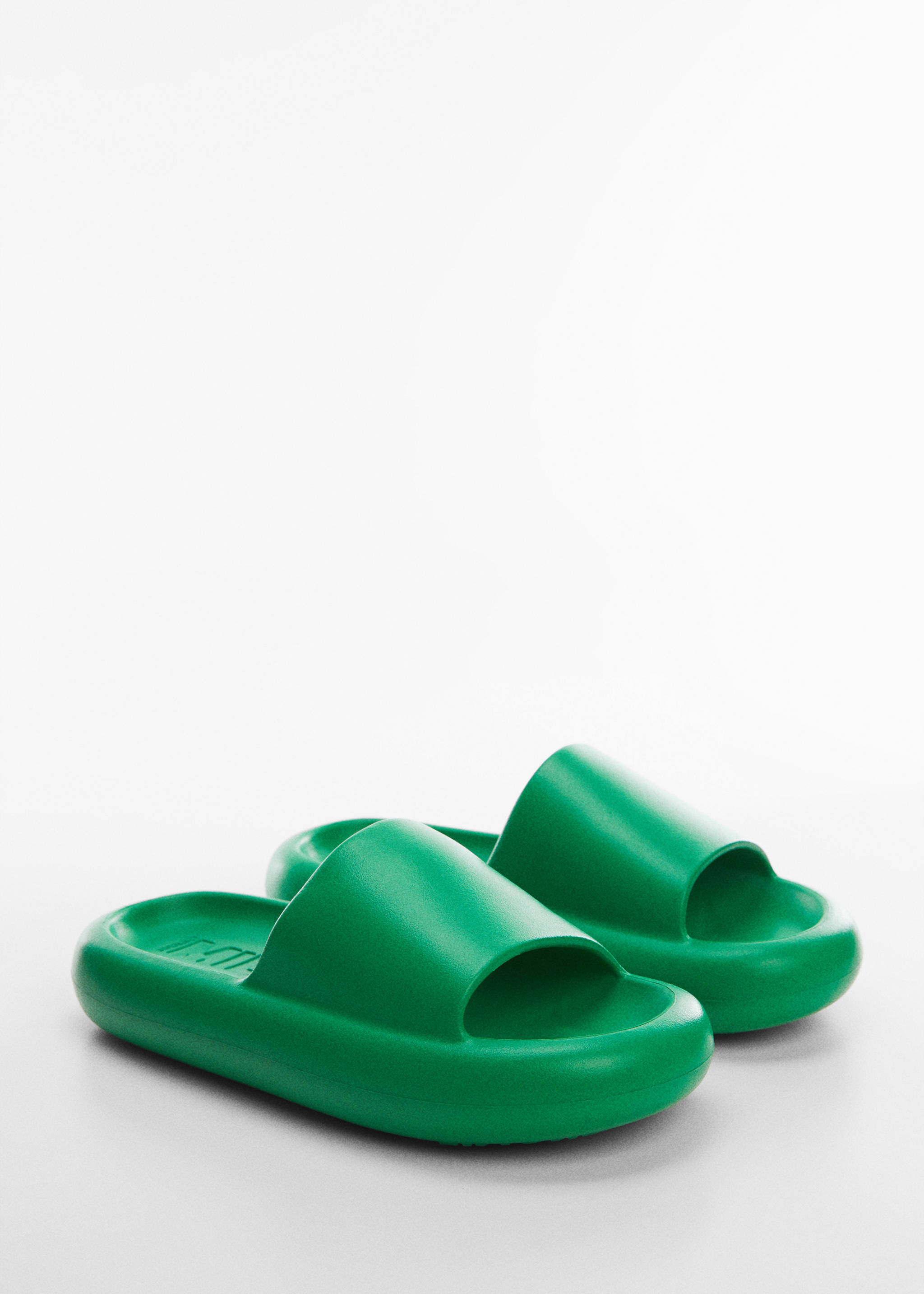 Босоножки на платформе - Средний план