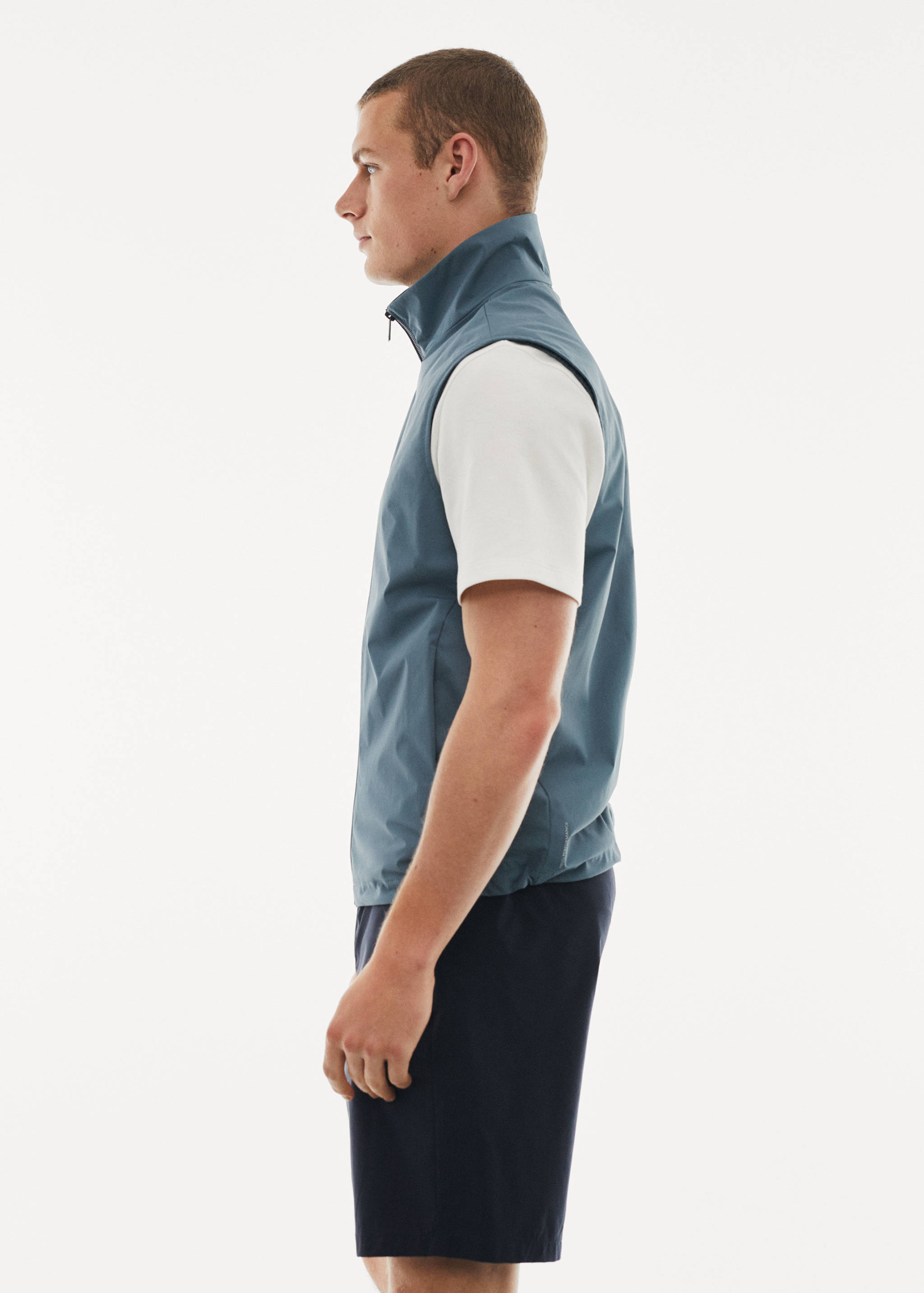 Technical fabric bermuda shorts with drawstring - Details of the article 2