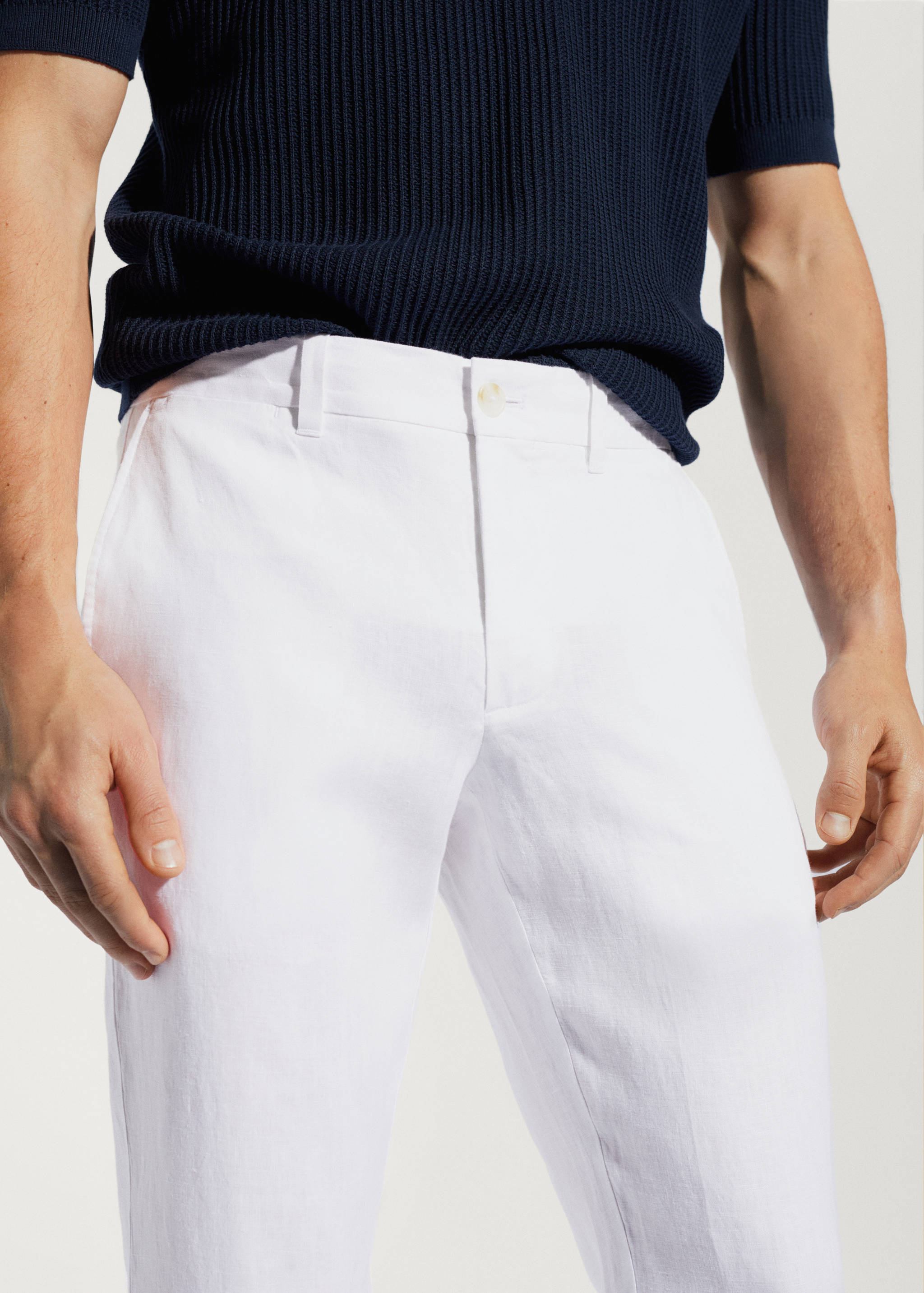 Slim-fit 100% linen trousers - Details of the article 1