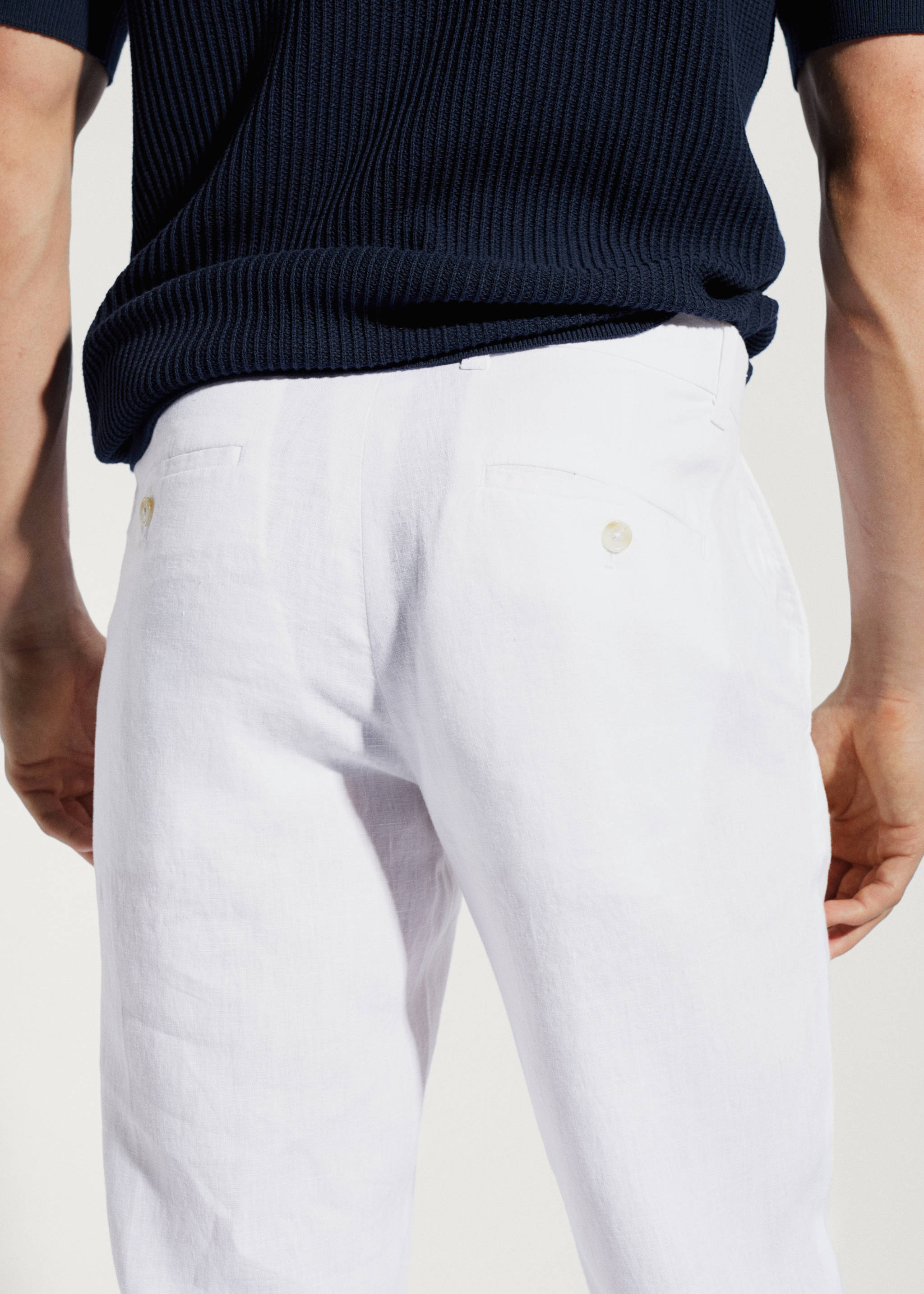 Slim-fit 100% linen trousers - Details of the article 6