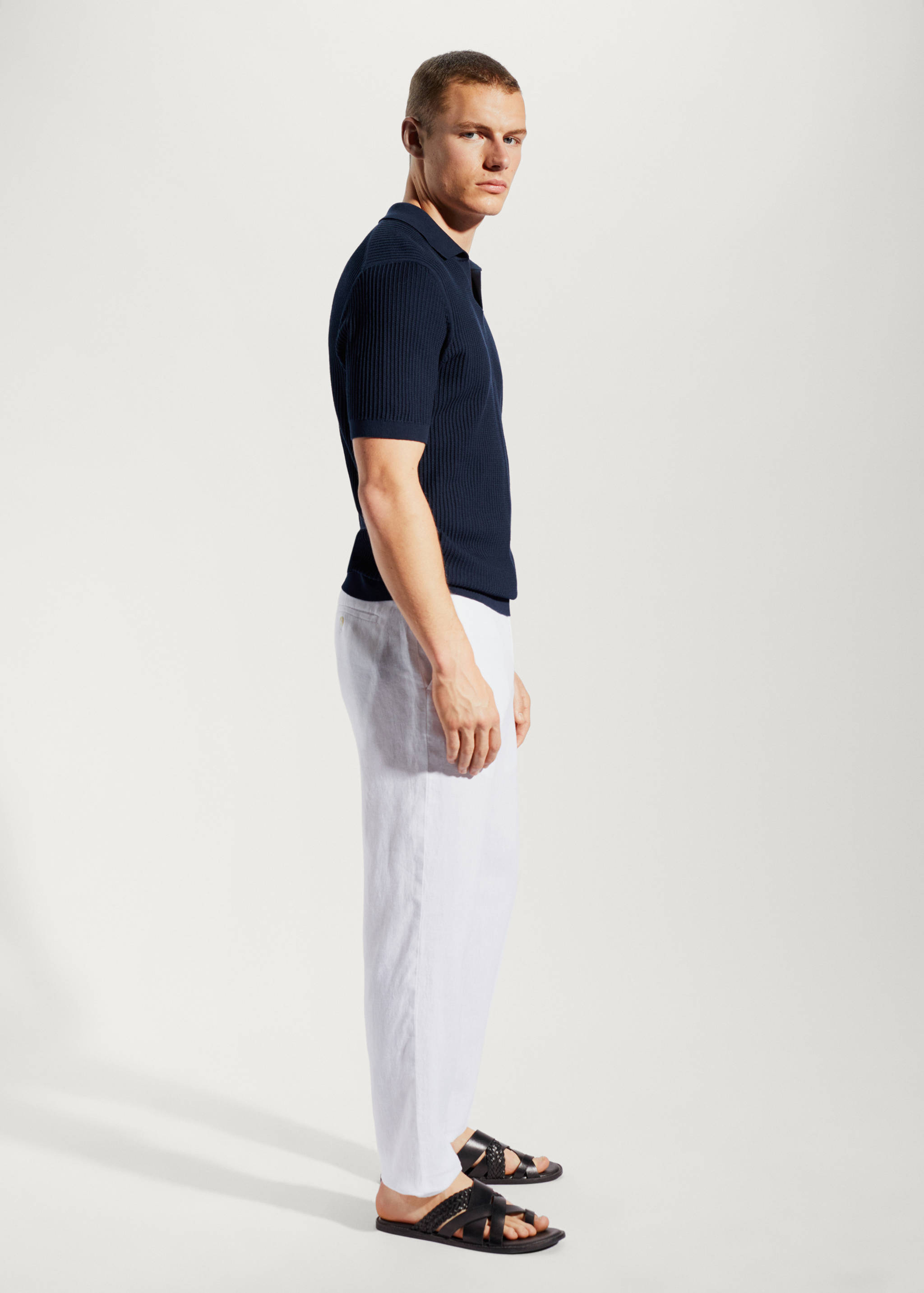 Slim-fit 100% linen trousers - Details of the article 2