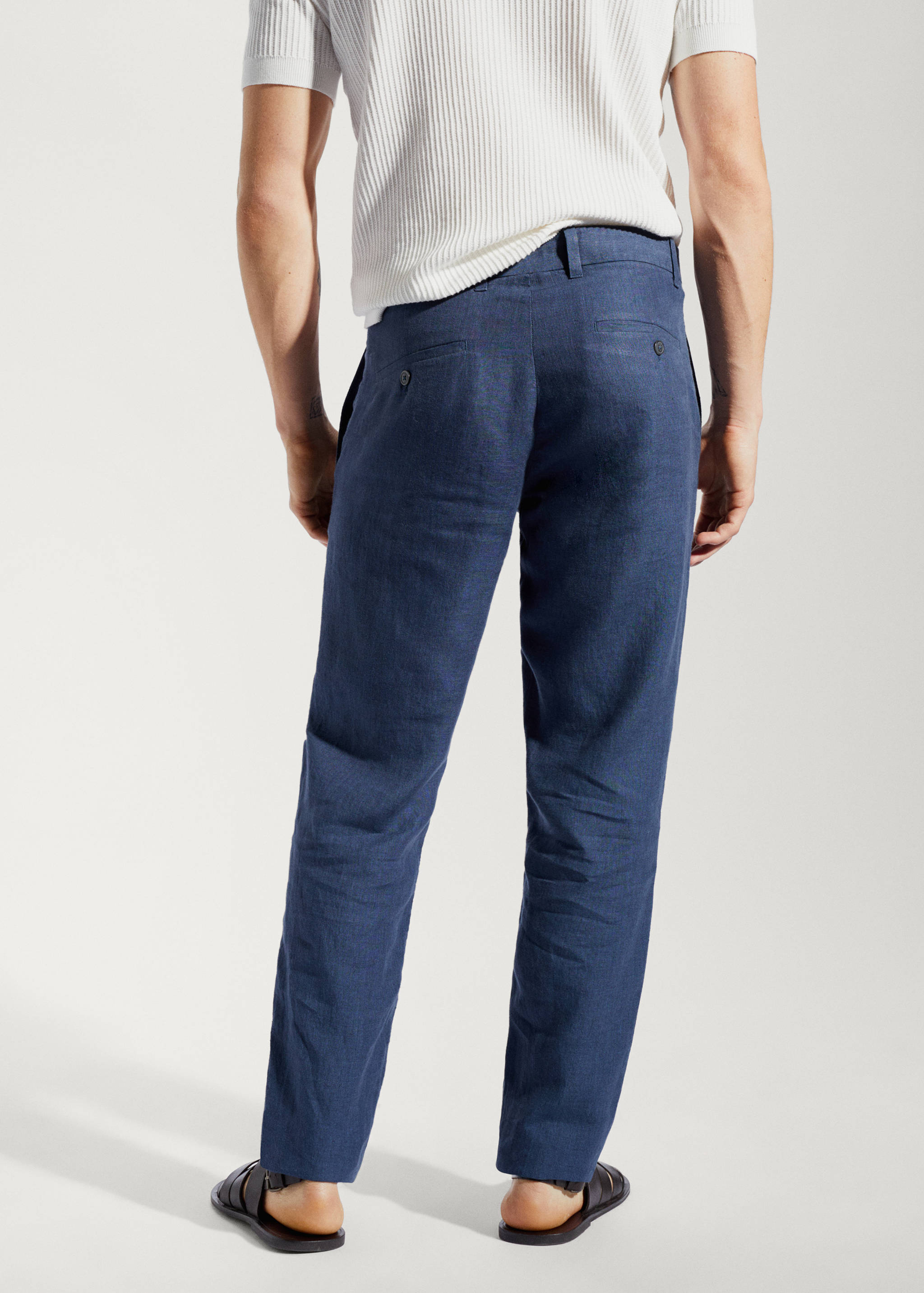 Slim-fit 100% linen trousers - Reverse of the article