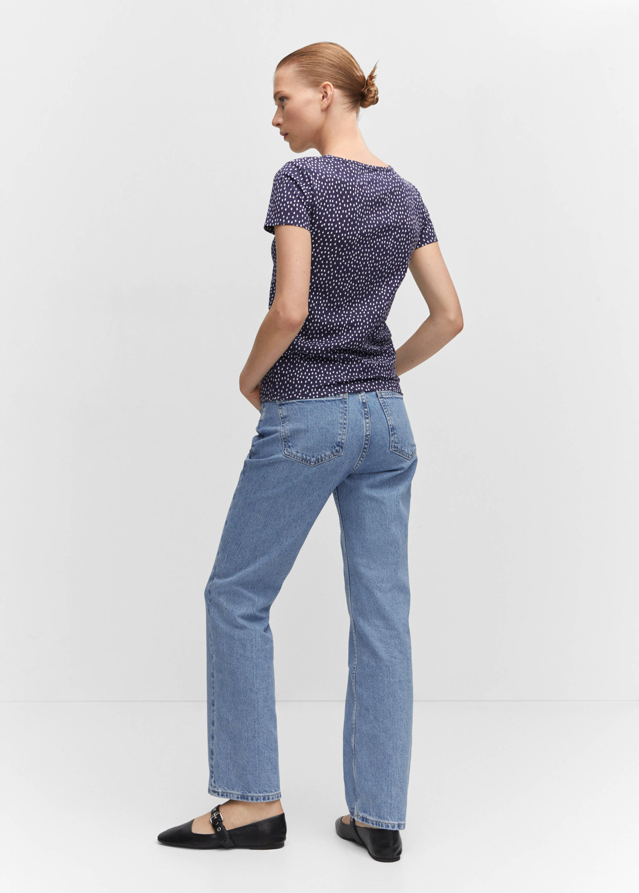 تي شيرت مطبوع عليه شعار مطرز - الجهة الخلفية للمنتج