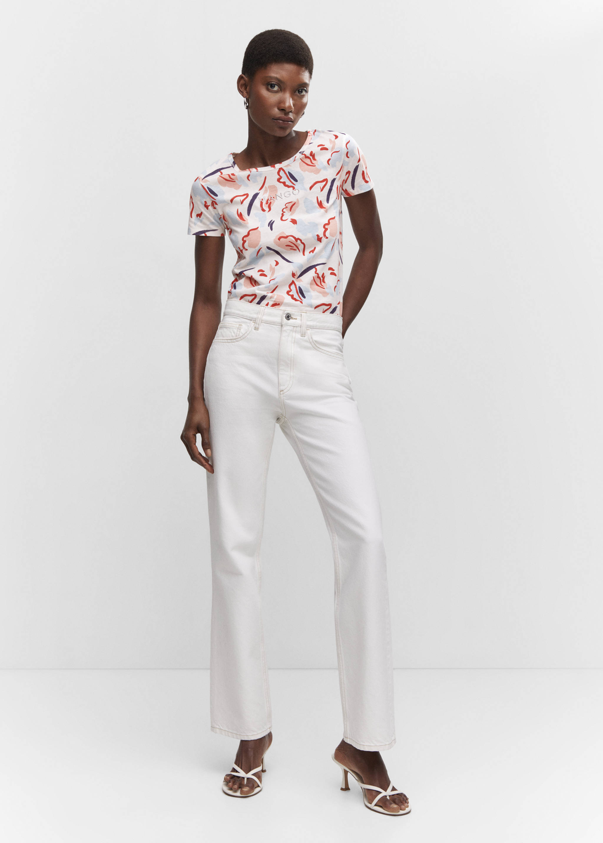 تي شيرت مطبوع عليه شعار مطرز - رؤية عامة