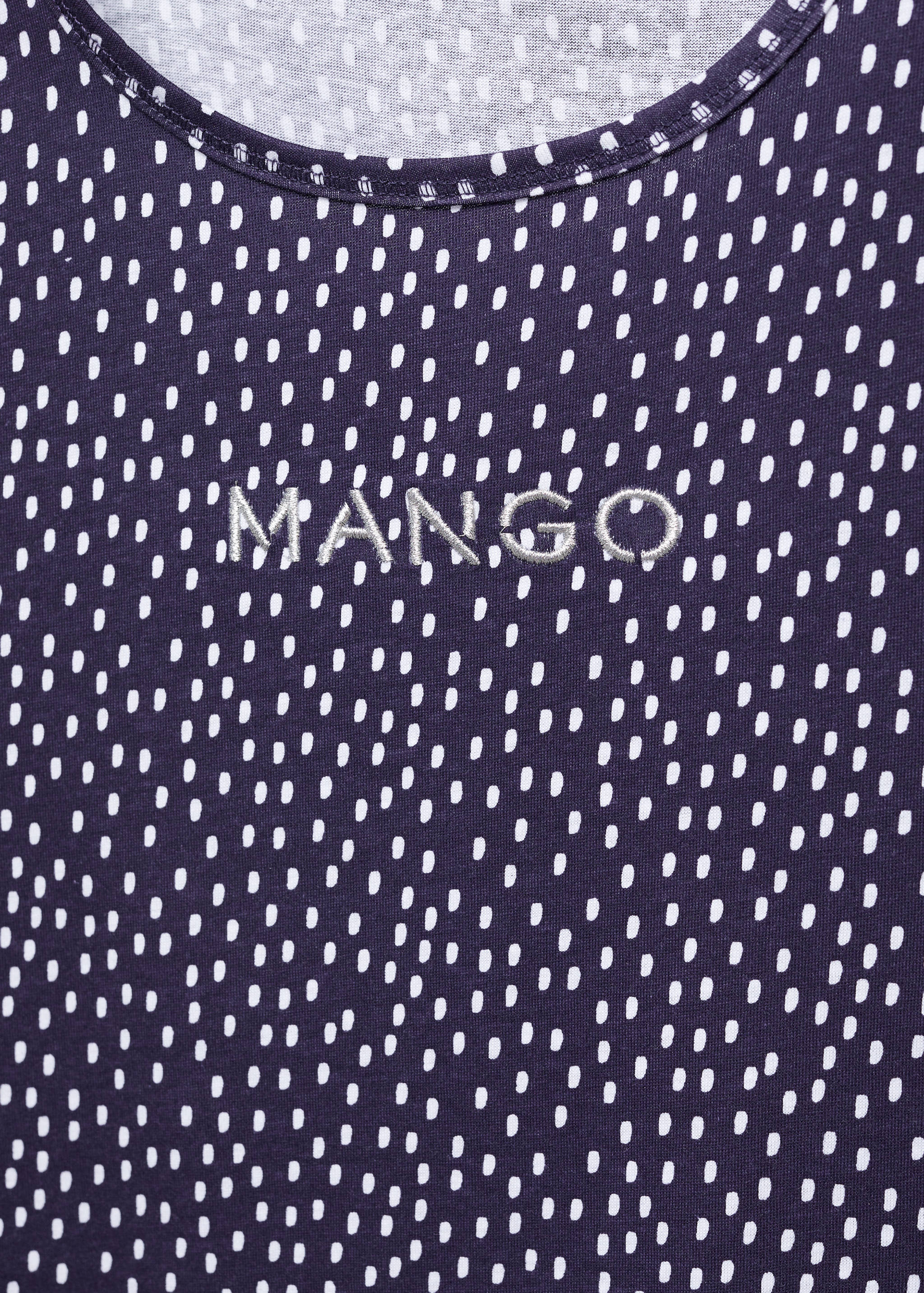 تي شيرت مطبوع عليه شعار مطرز - تفاصيل المنتج 8