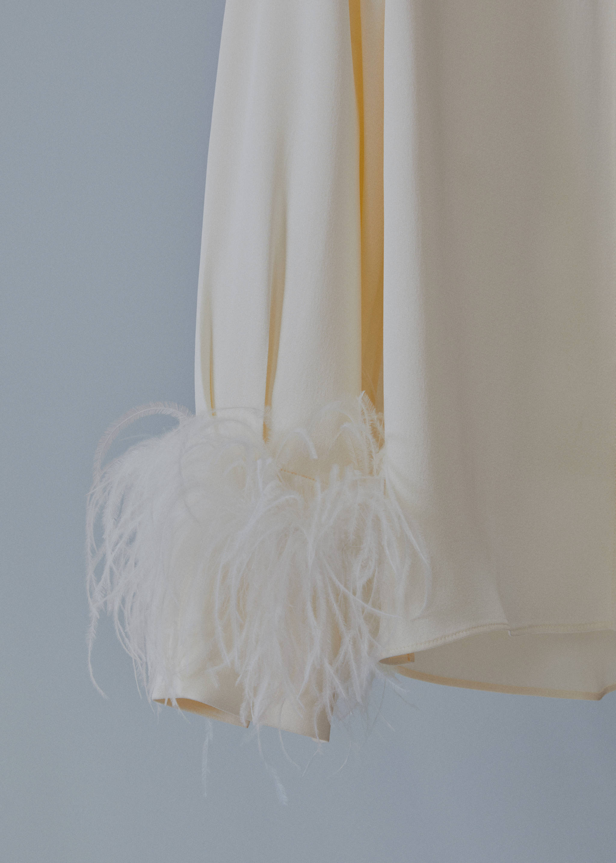 Chemise satinée détail plumes - Détail de l'article 8