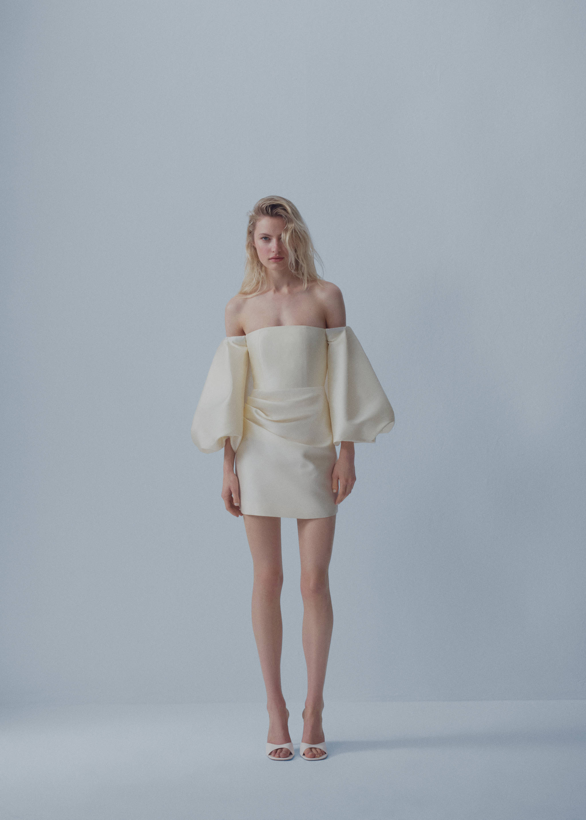 Robe satin manches bouffantes - Plan général