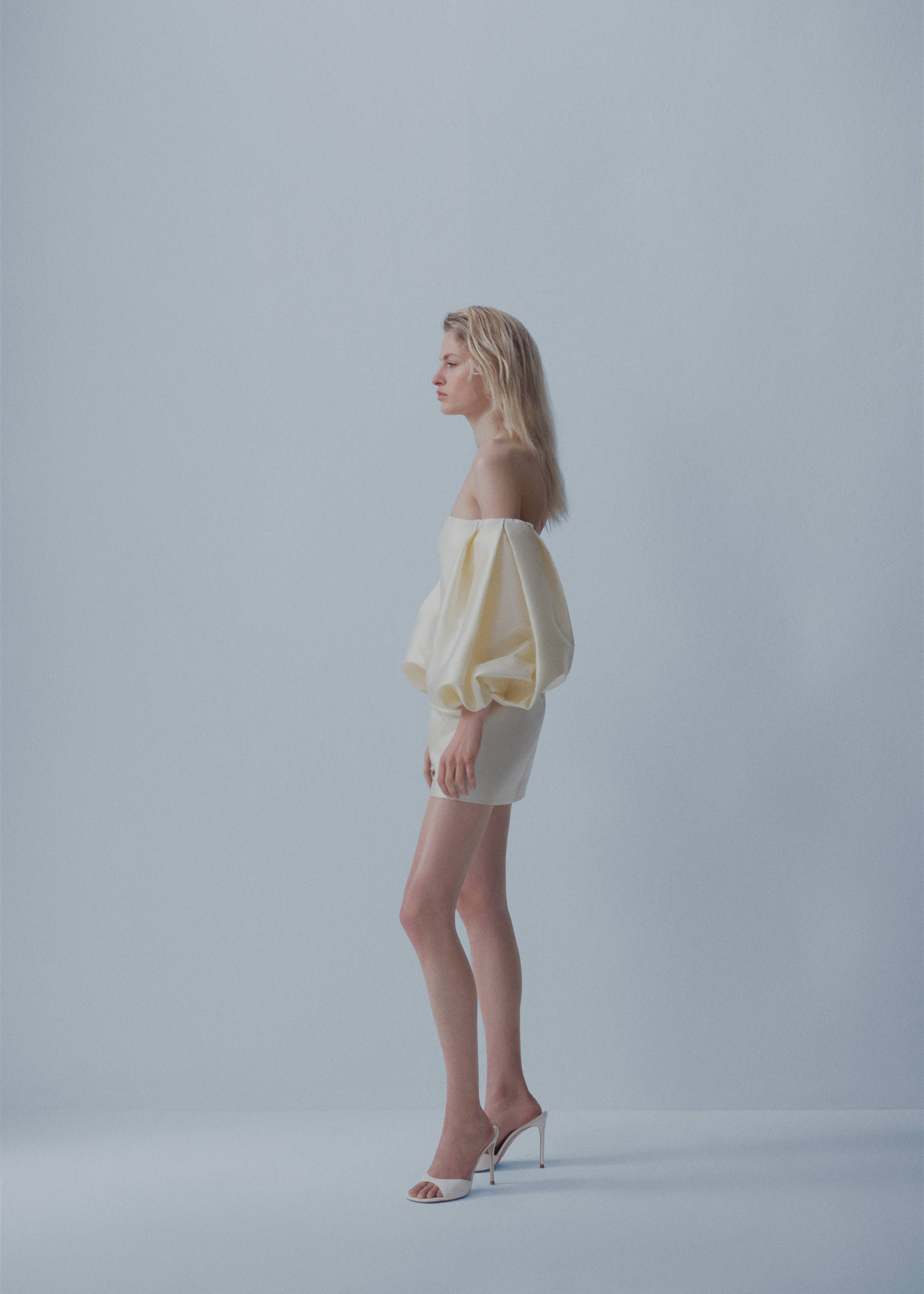 Robe satin manches bouffantes - Détail de l'article 2