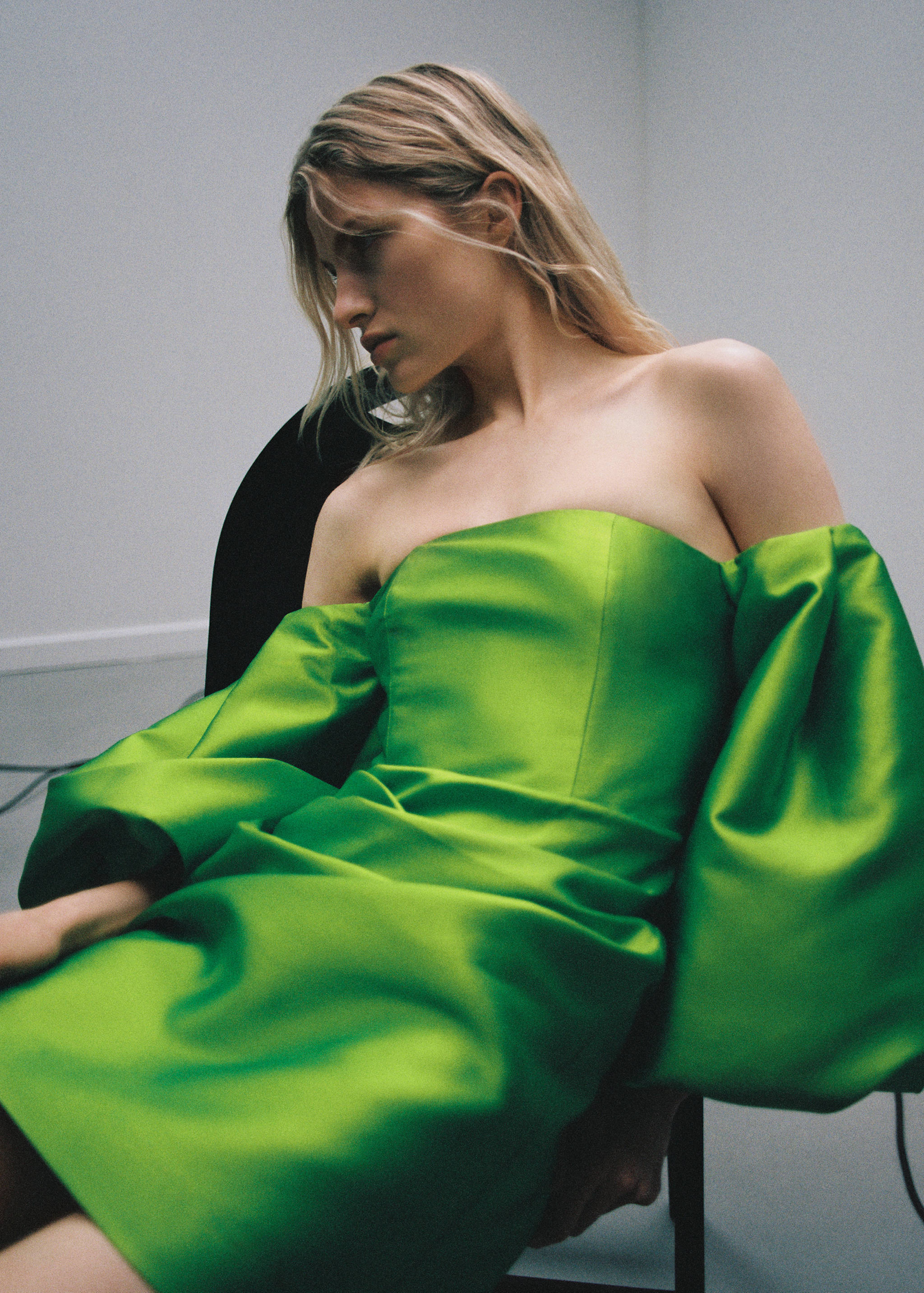 Robe satin manches bouffantes - Détail de l'article 6