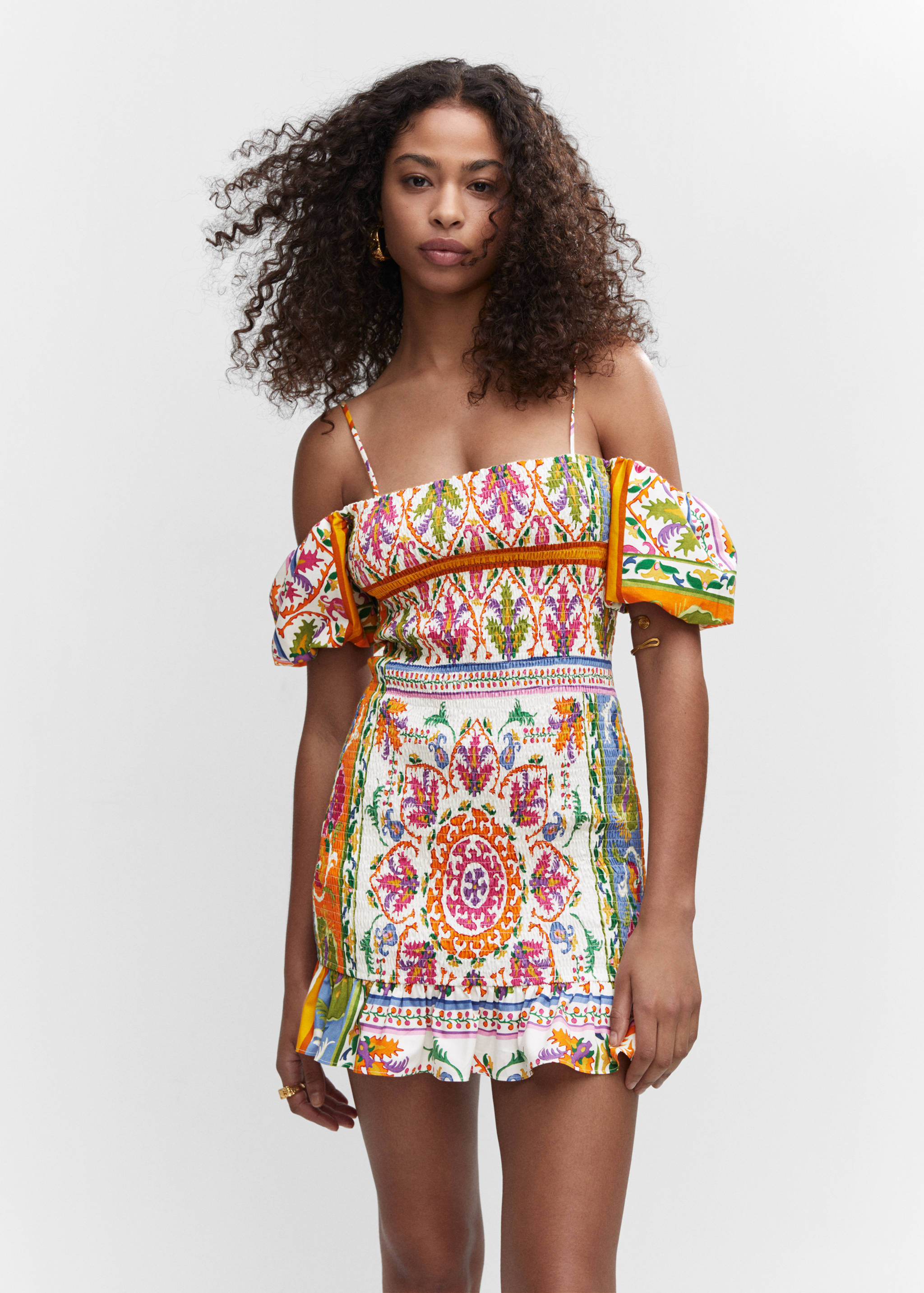 Ruffled dress with puffed sleeves - Medium plane