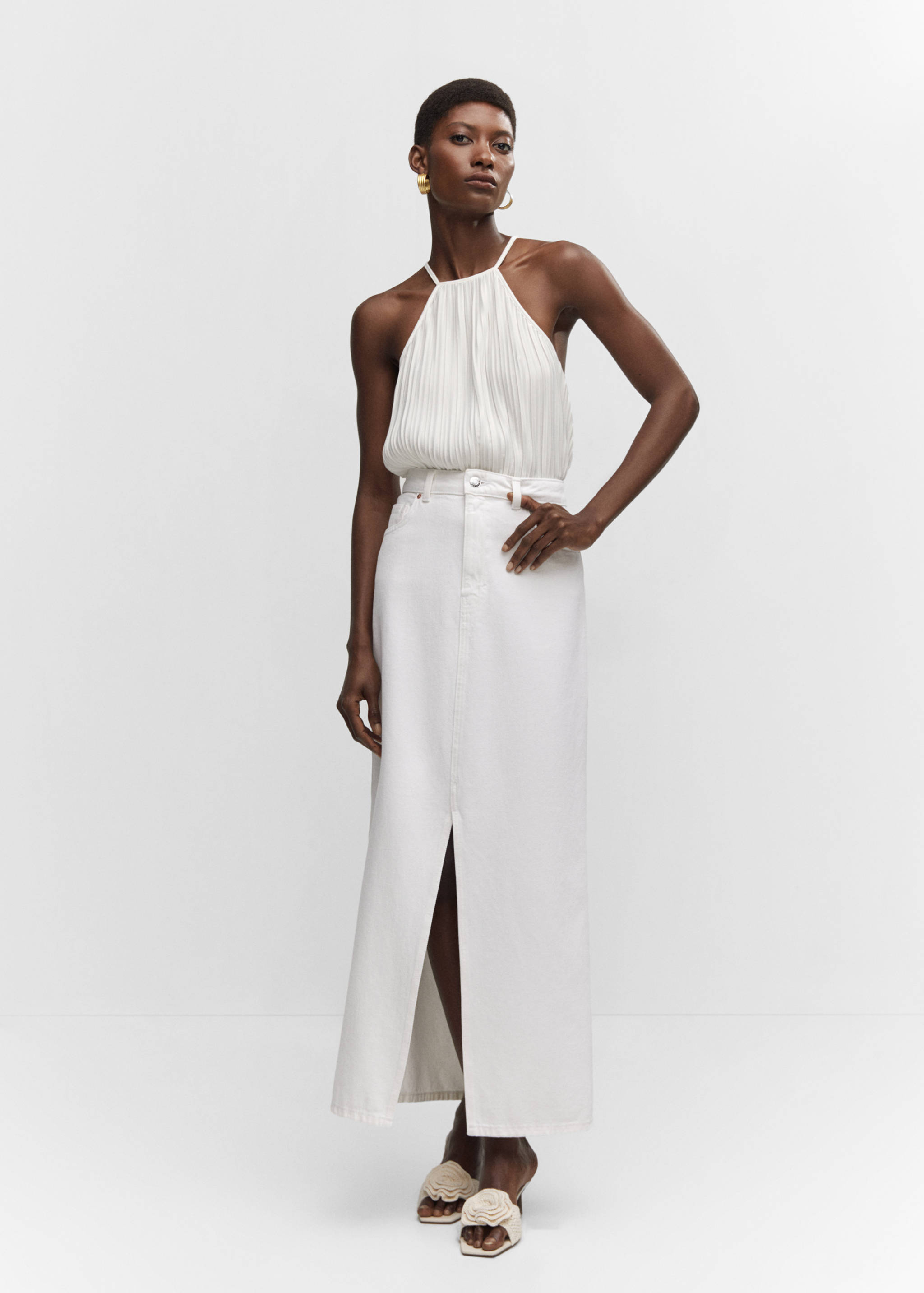 Halter-neck pleated top - Details of the article 4