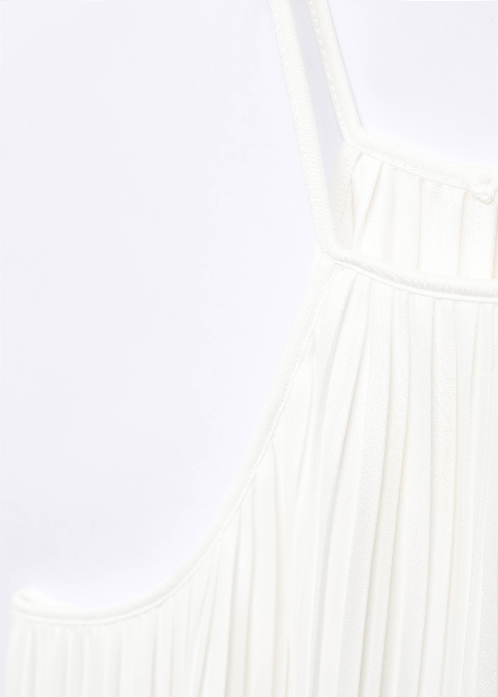 Halter-neck pleated top - Details of the article 8