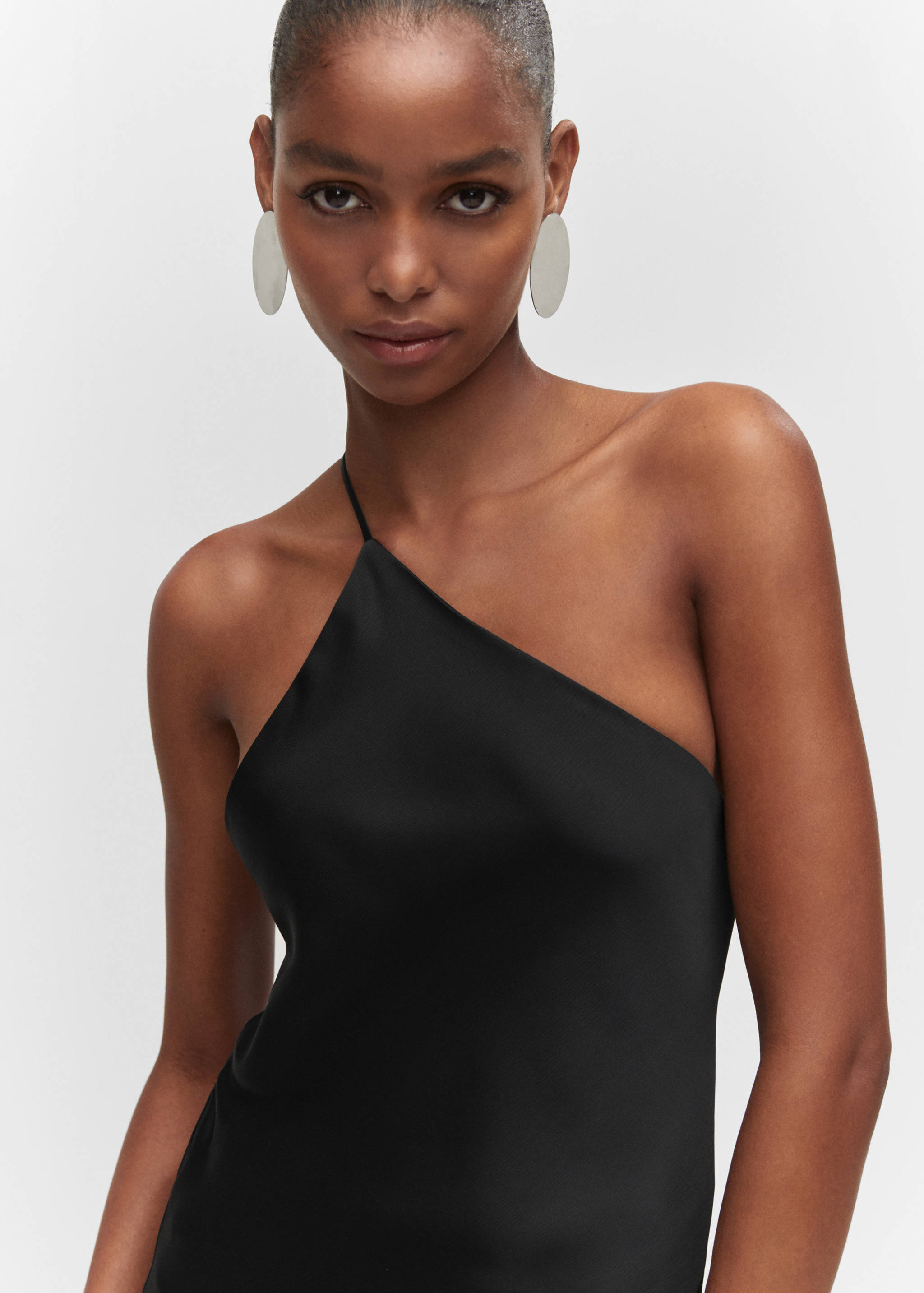 Атласное платье с открытой спиной - Деталь изделия 1