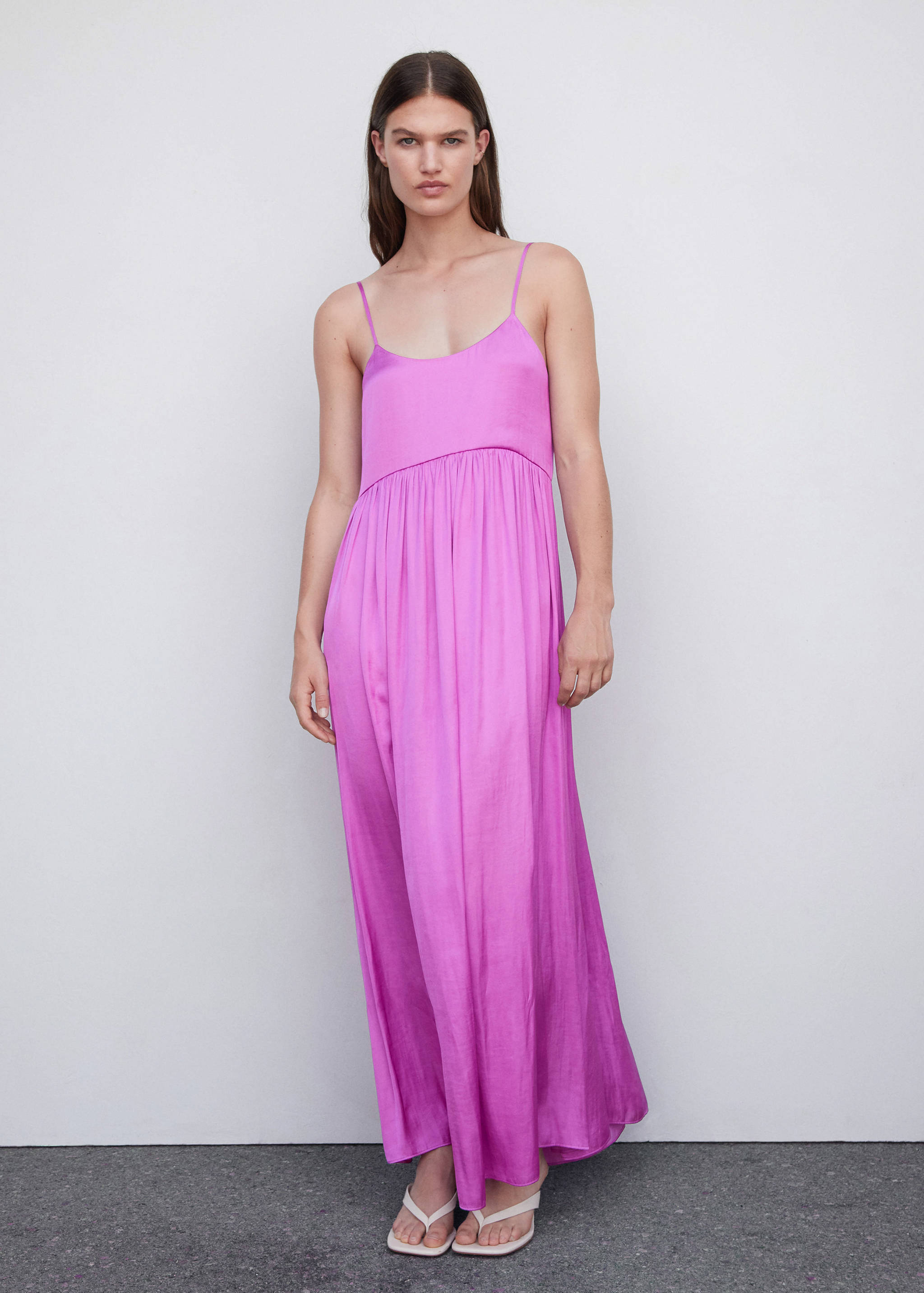 Robe longue satinée - Plan général