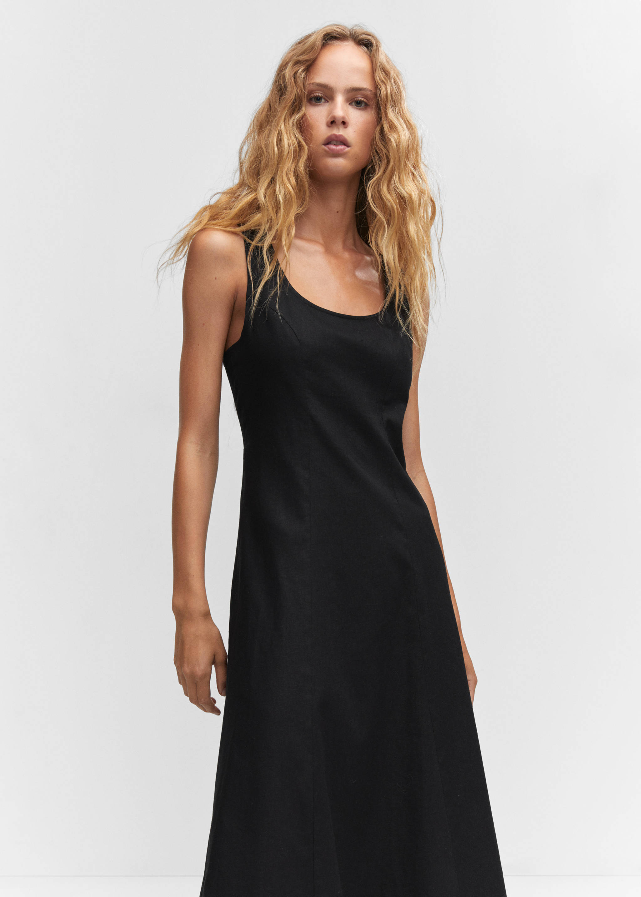 Linen dress with back opening - Medium plane