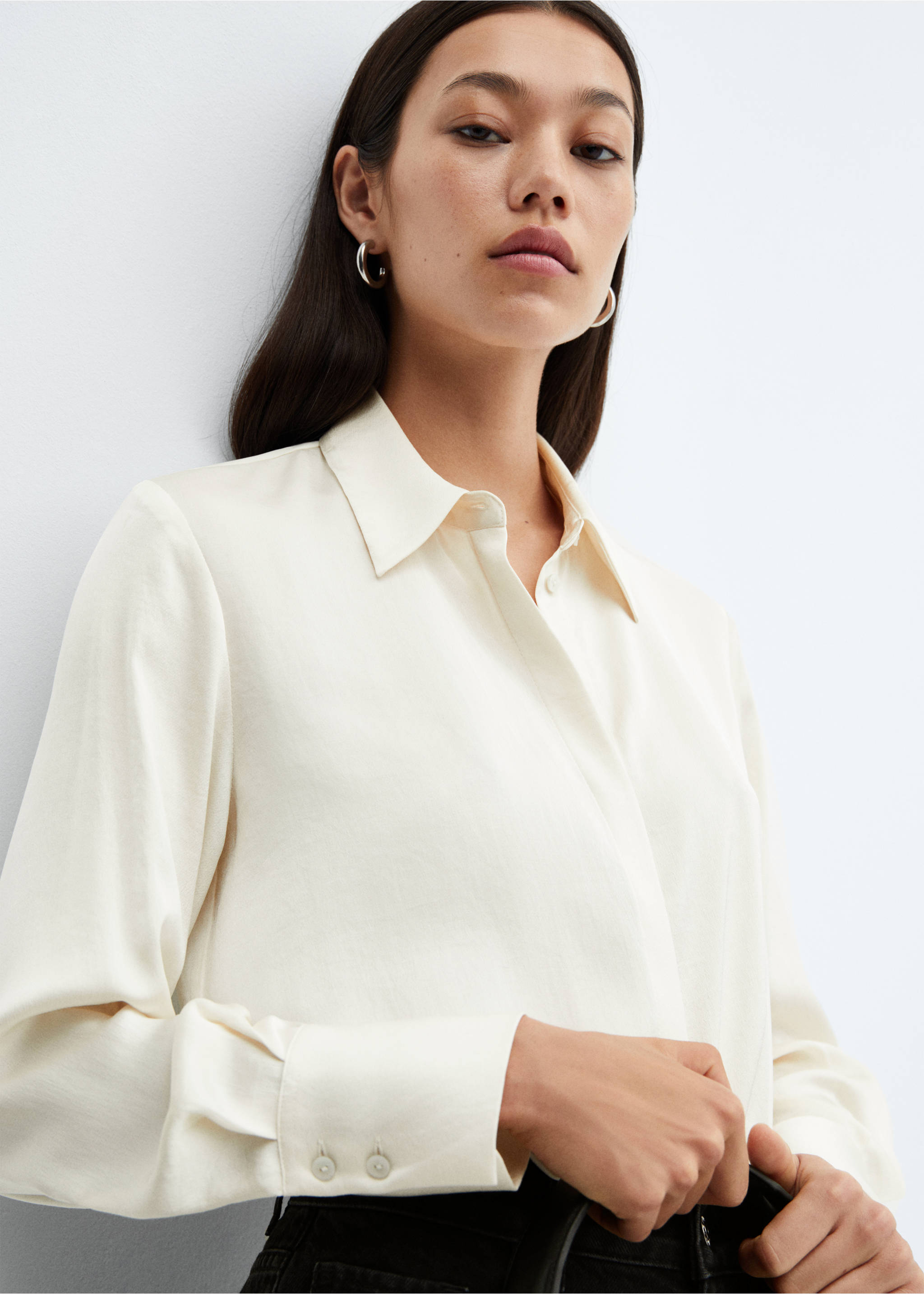 Satin finish flowy shirt - Details of the article 1, Off White. Ref: 57003777-00.