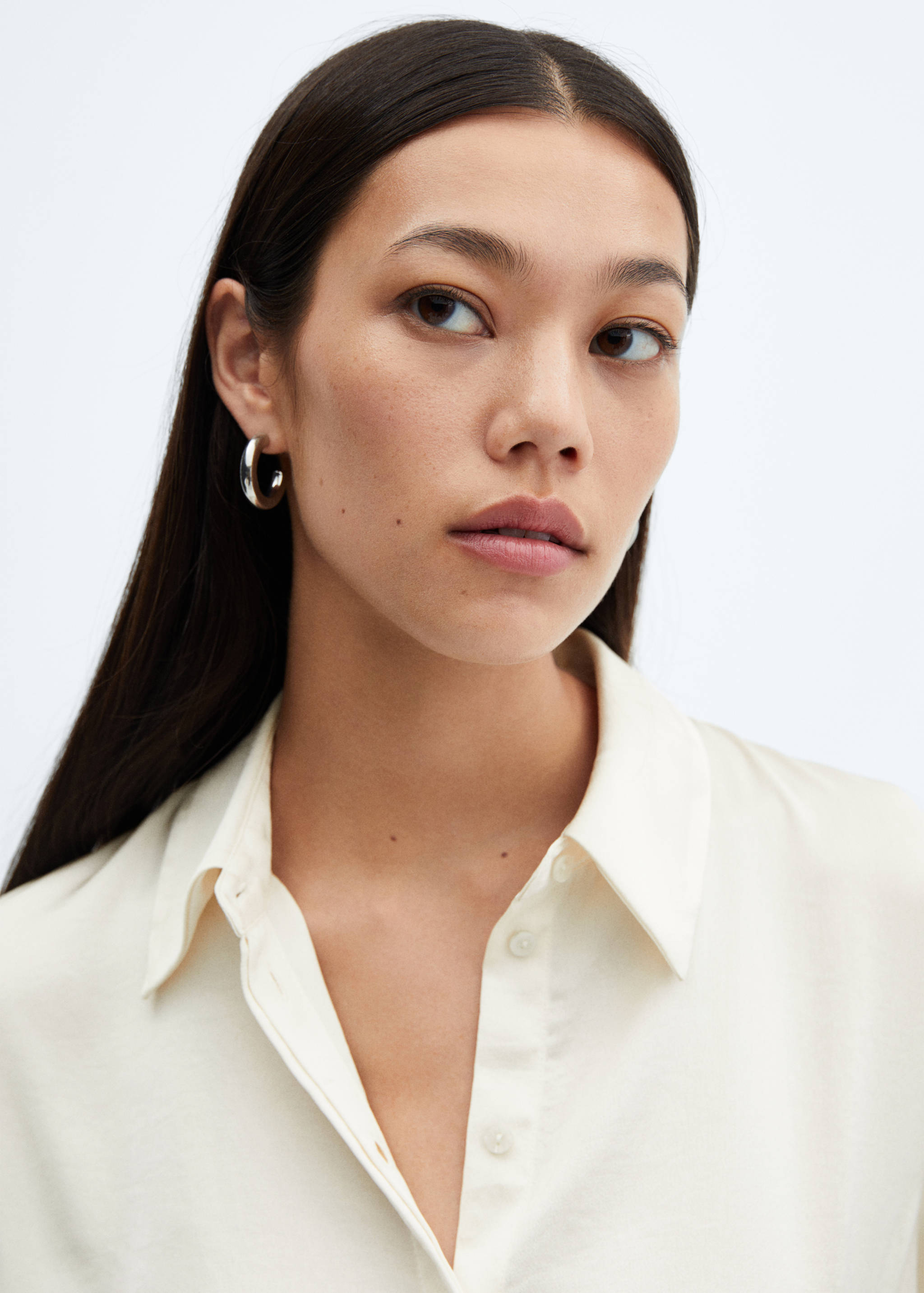 Satin finish flowy shirt - Details of the article 4