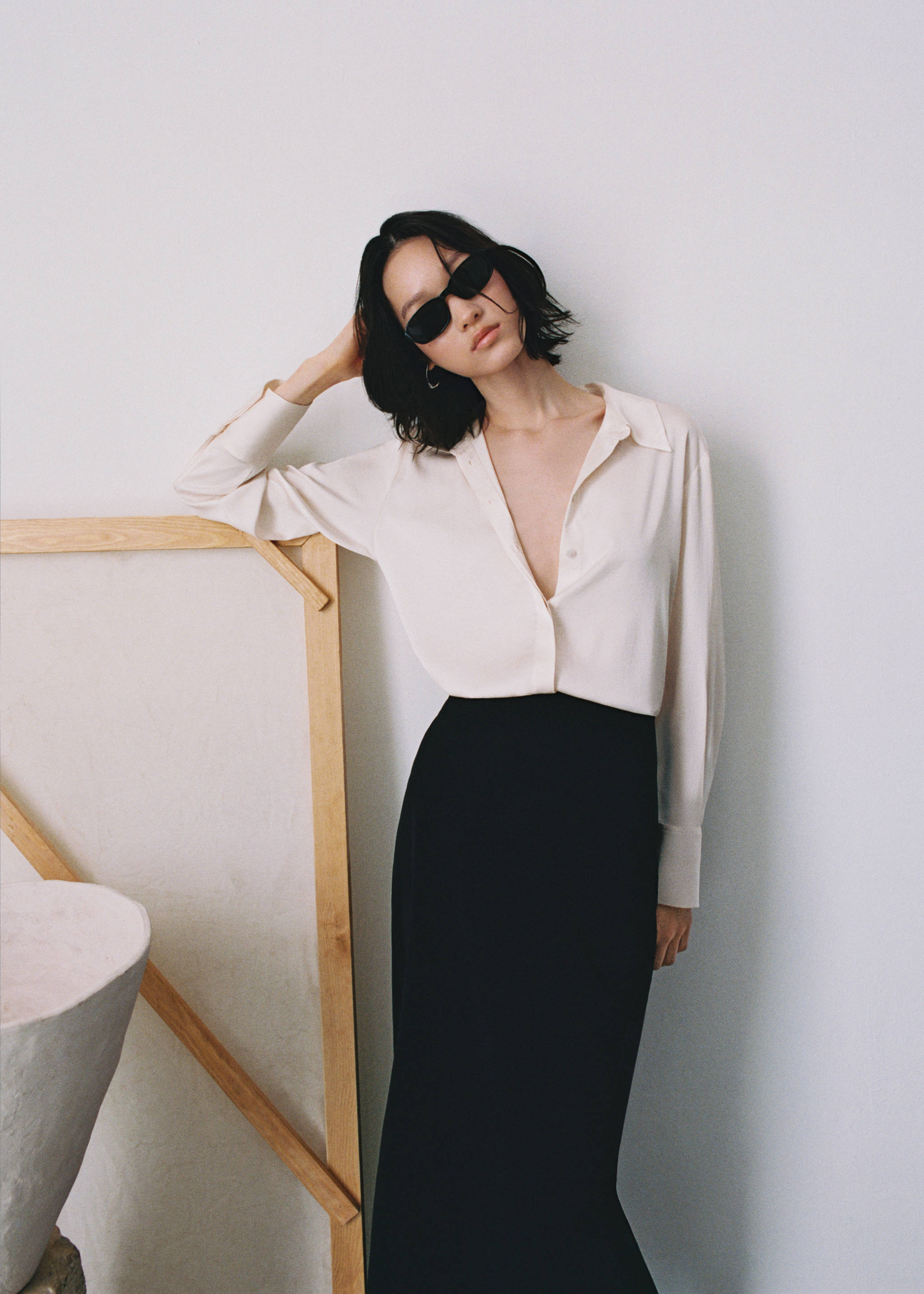 Satin finish flowy shirt - Details of the article 6, Off White. Ref: 57003777-00.