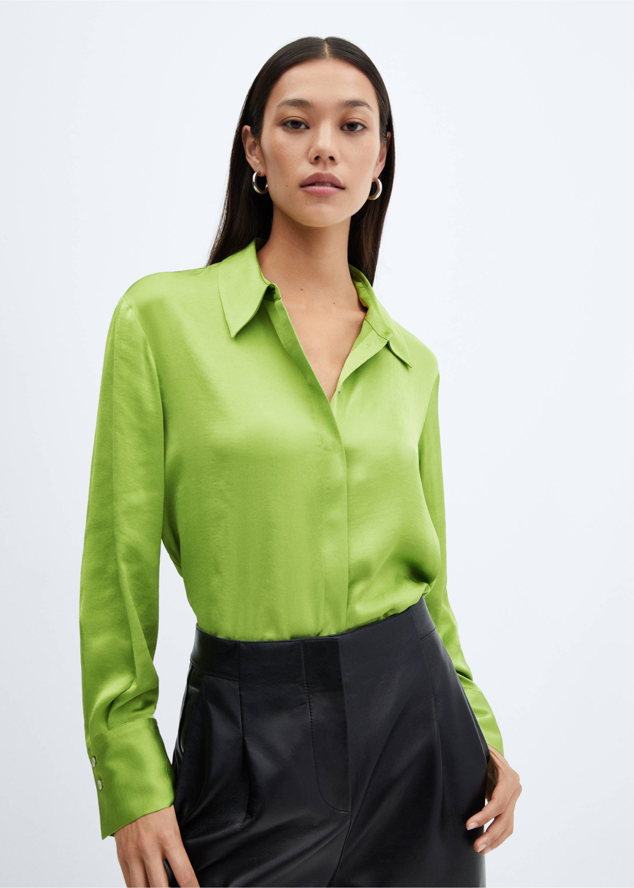 Satin finish flowy shirt - Medium plane, Emerald Green. Ref: 57003777-00.