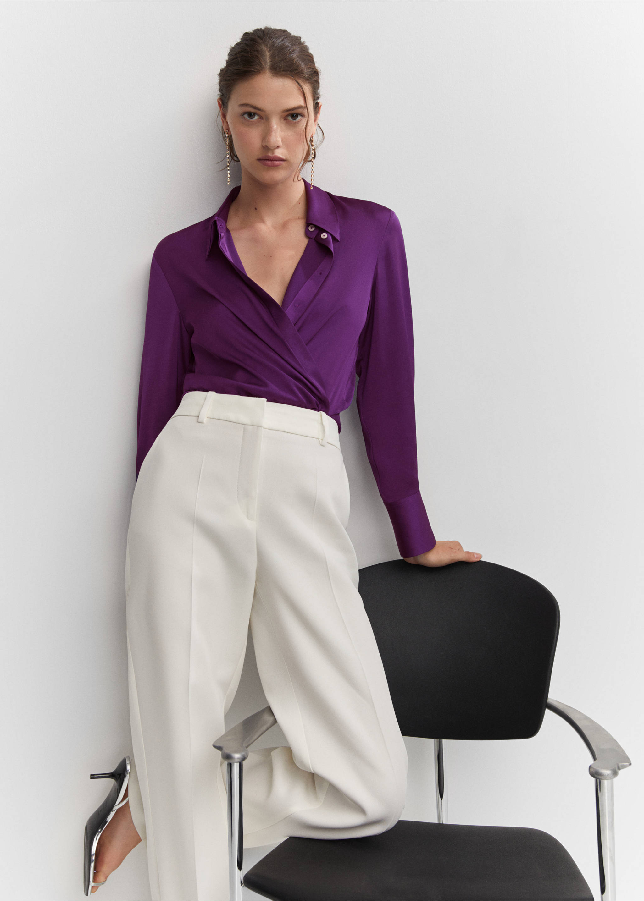 Satin finish flowy shirt - Details of the article 2, Purple. Ref: 57003777-00.