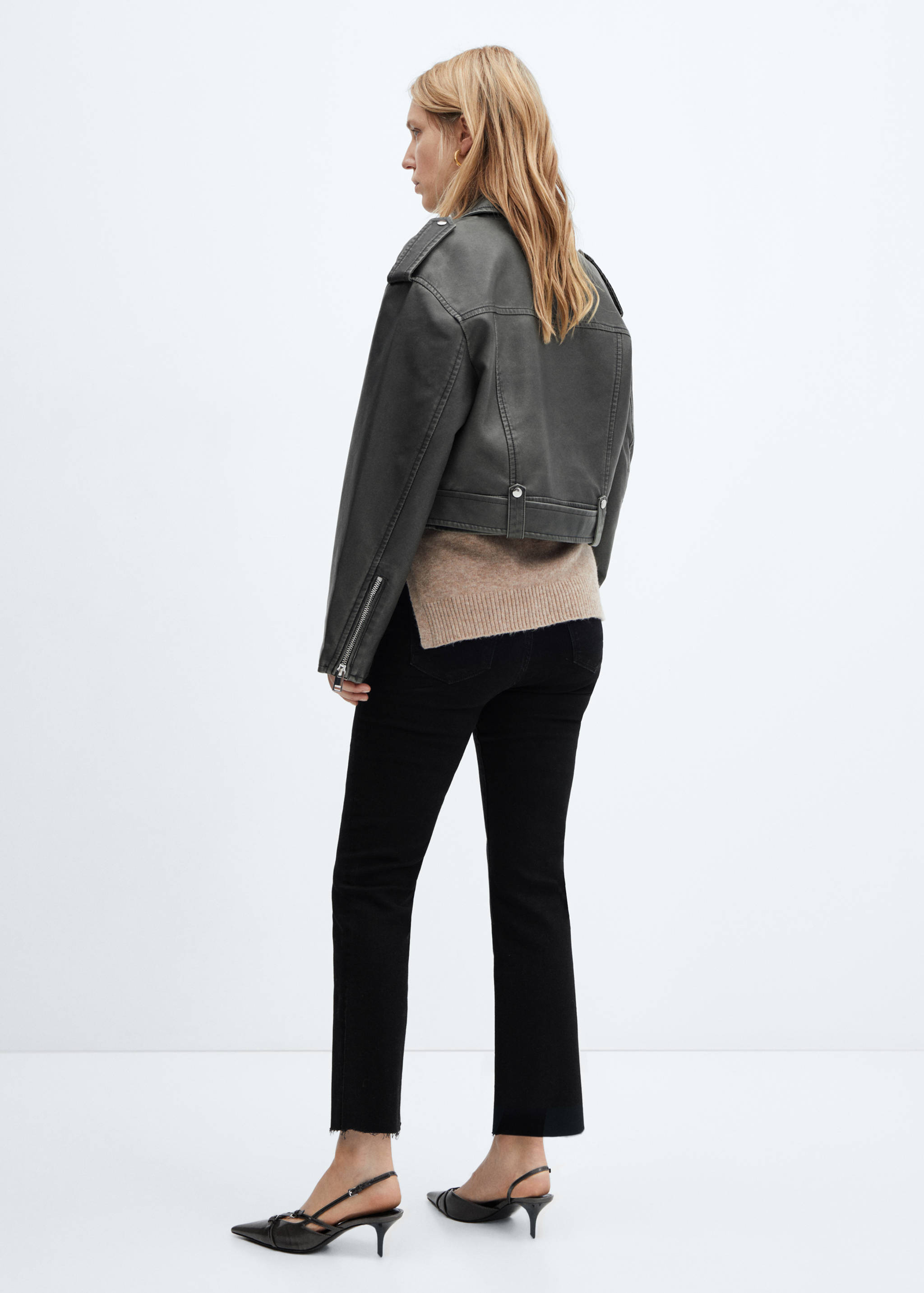 妈咪喇叭七分牛仔裤 - null