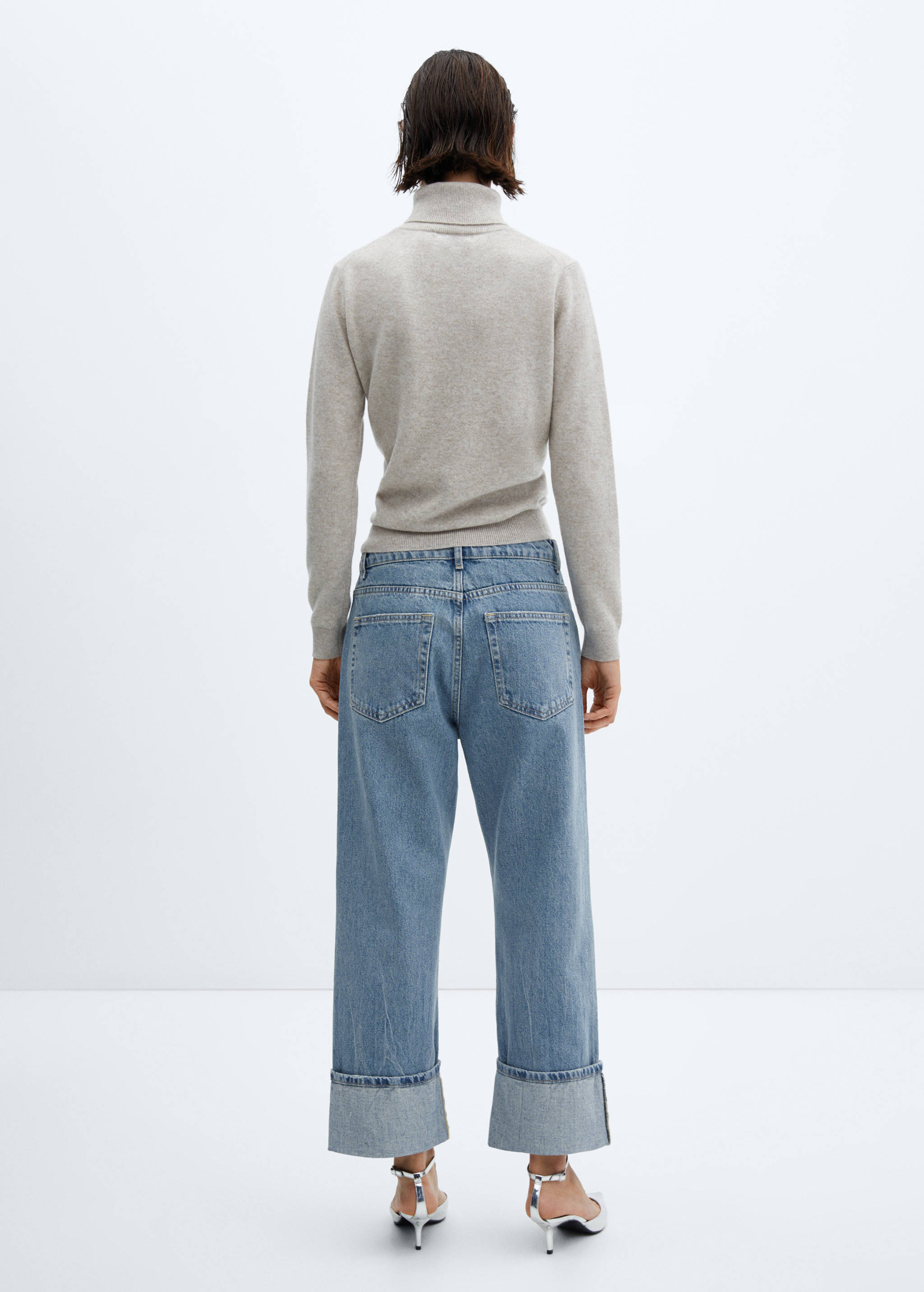 Wide leg jeans with turned-up hem - Reverse of the article