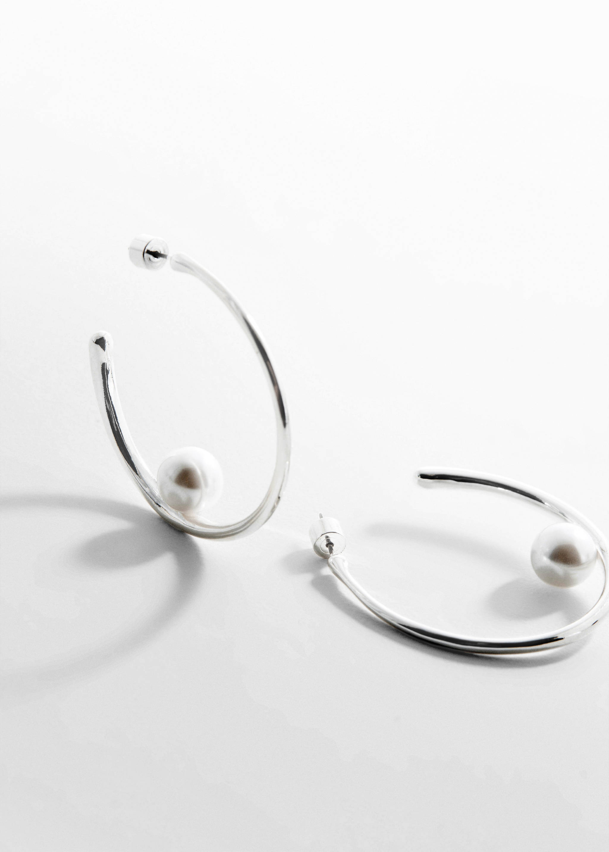 Pearl-bead hoops earrings - General plane