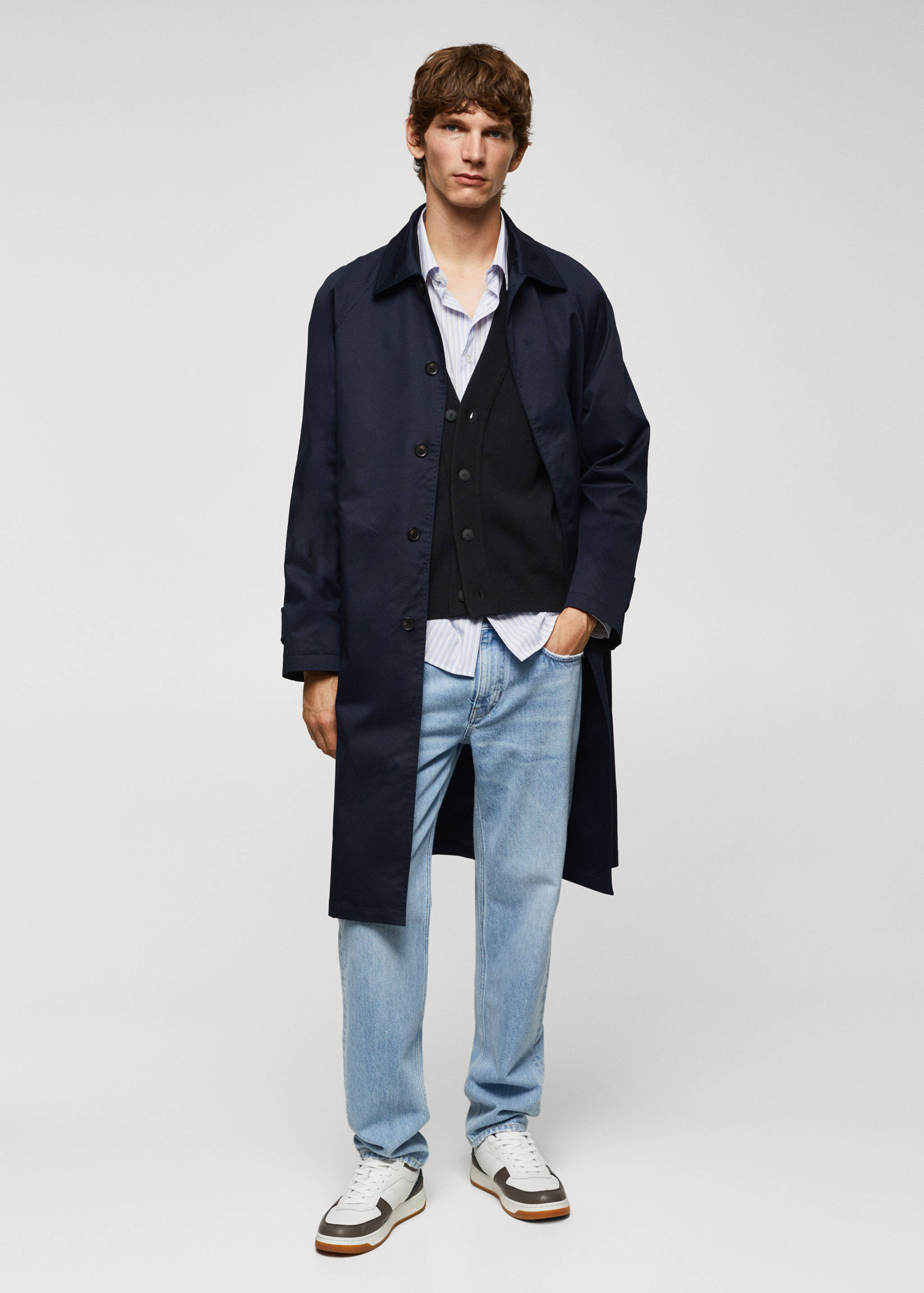 Knitted gilet with buttons - General plane