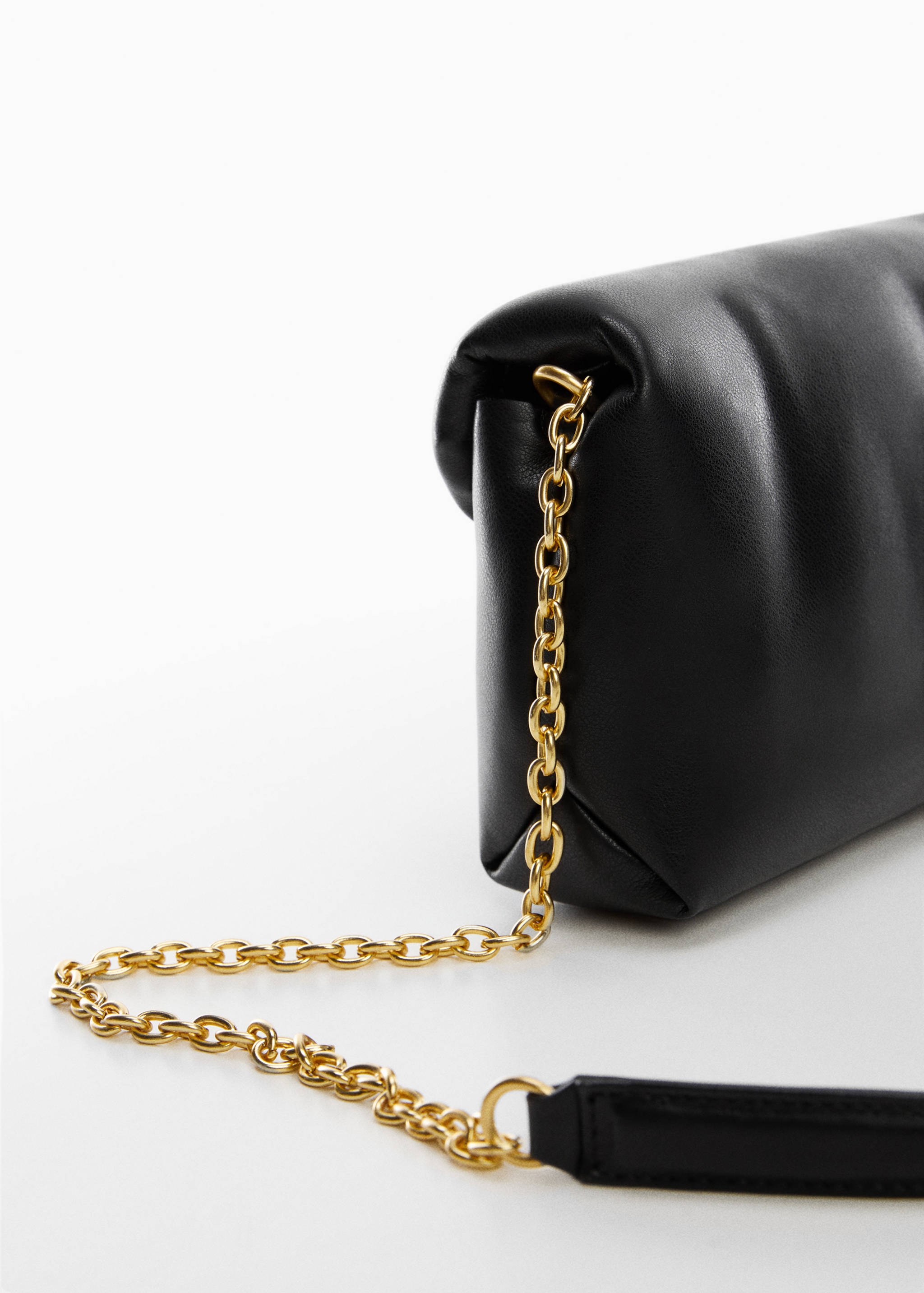 Quilted bag with chain handle - Details of the article 2