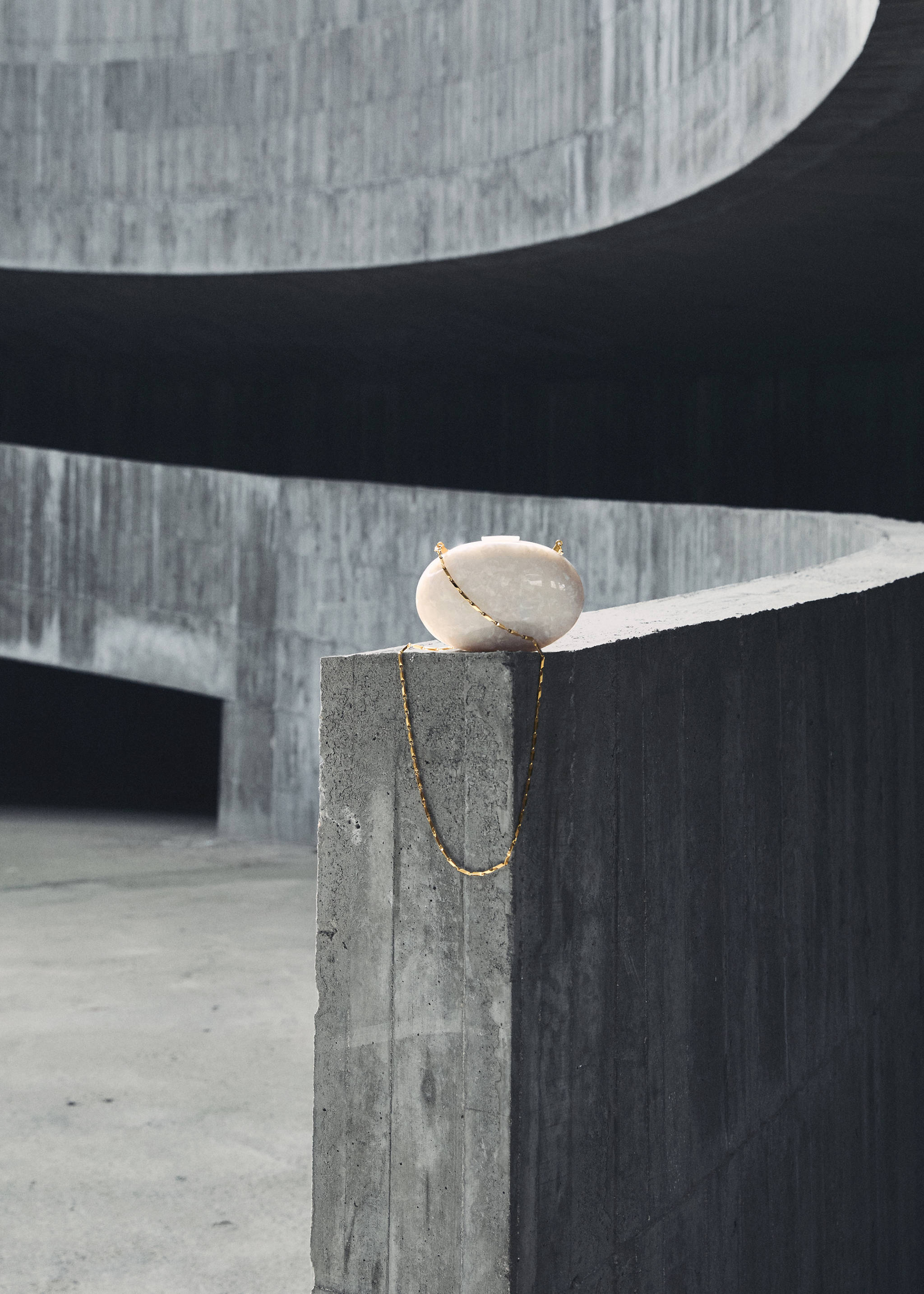 Box clutch with chain - Details of the article 9