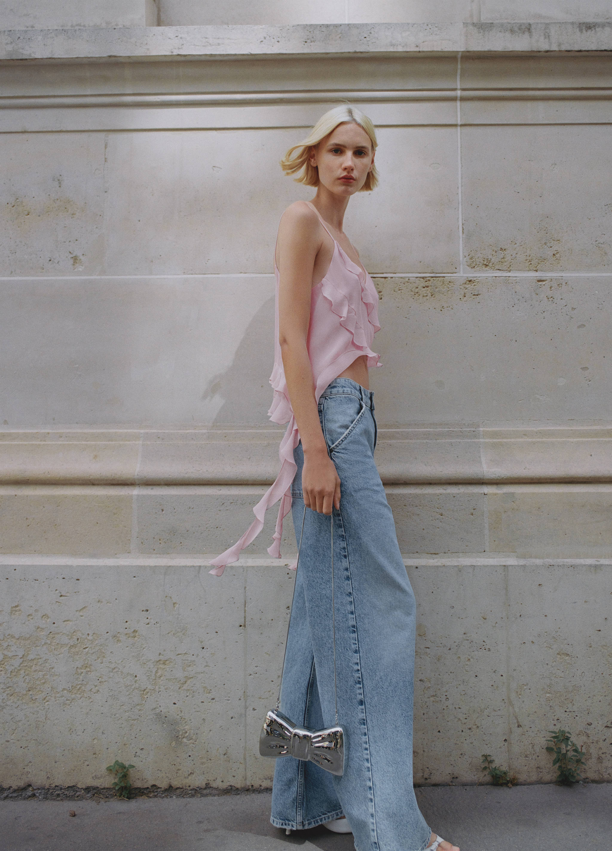 Clutch bag with bow design - General plane