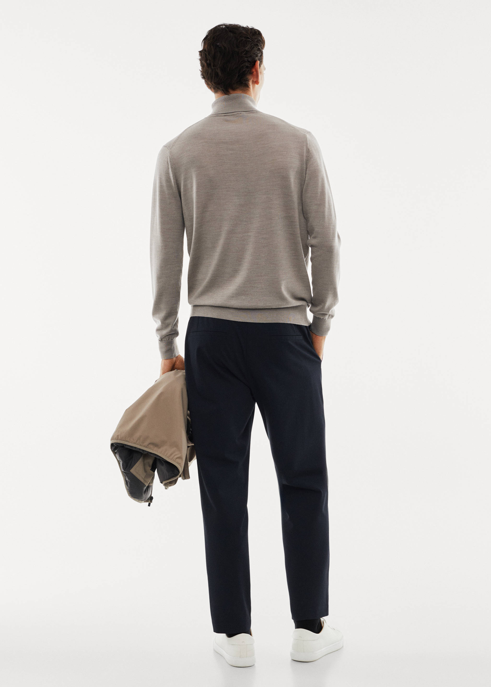 100% merino wool turtleneck sweater - Reverse of the article