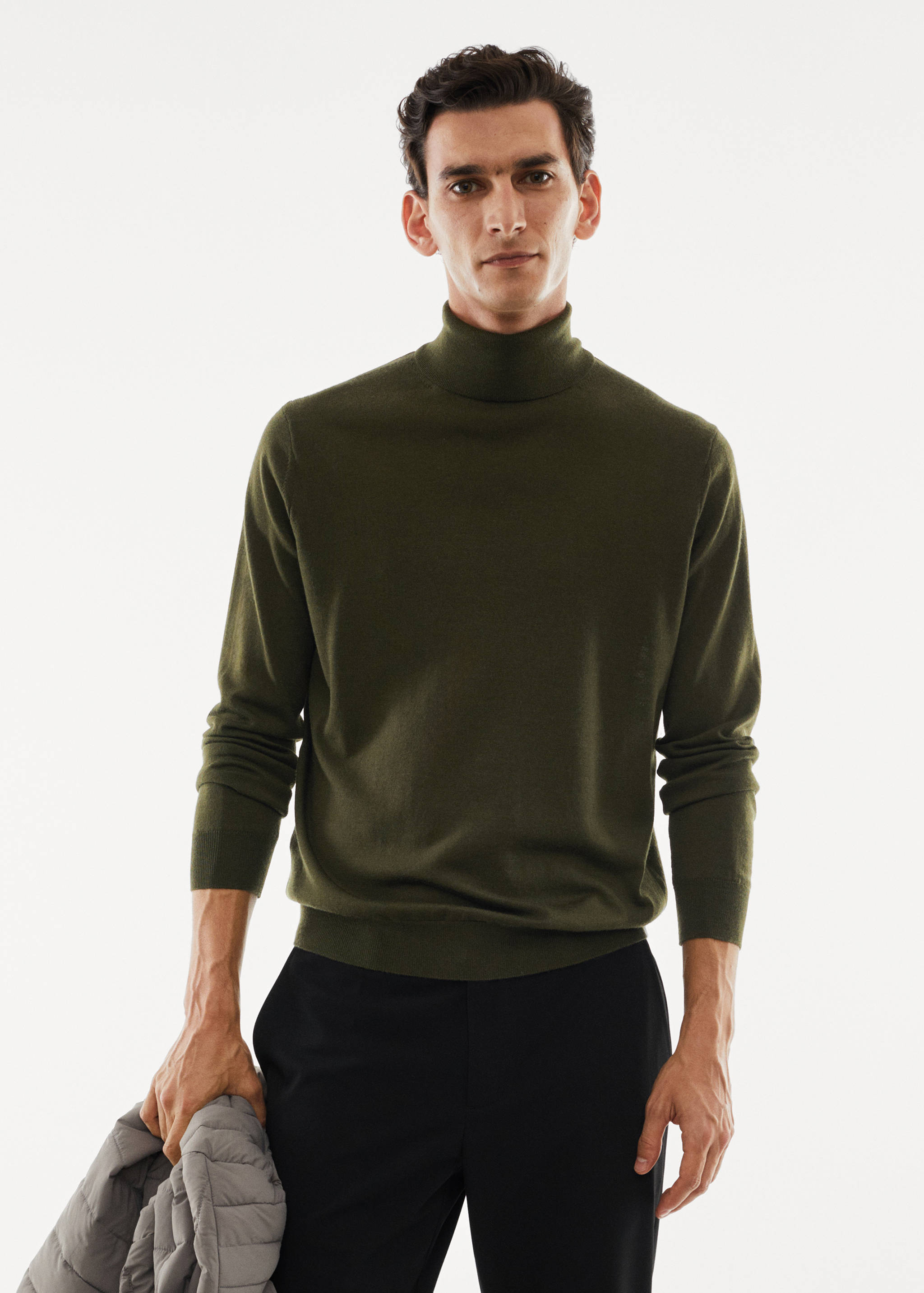 100% merino wool turtleneck sweater - Medium plane