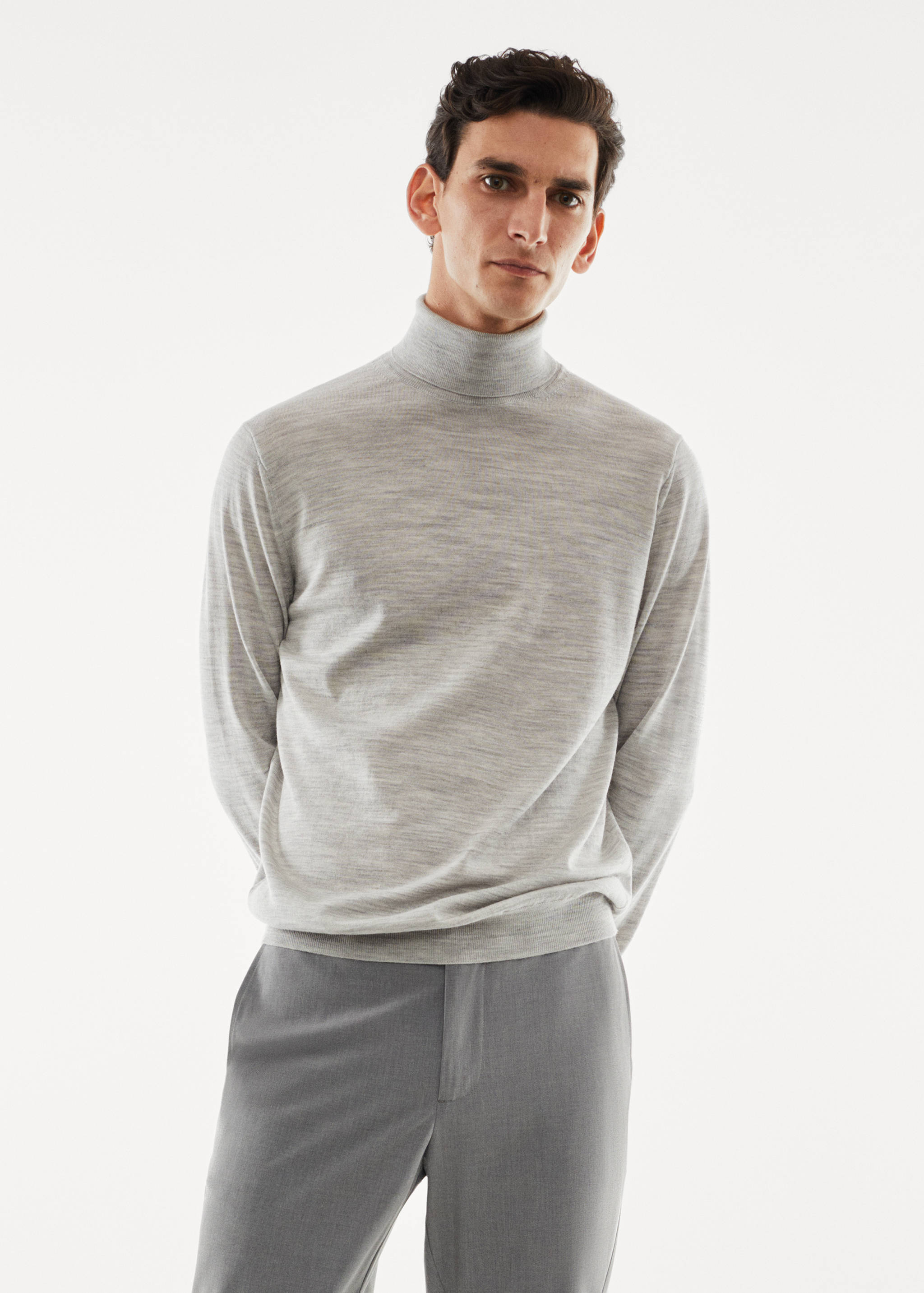 100% merino wool turtleneck sweater - Medium plane