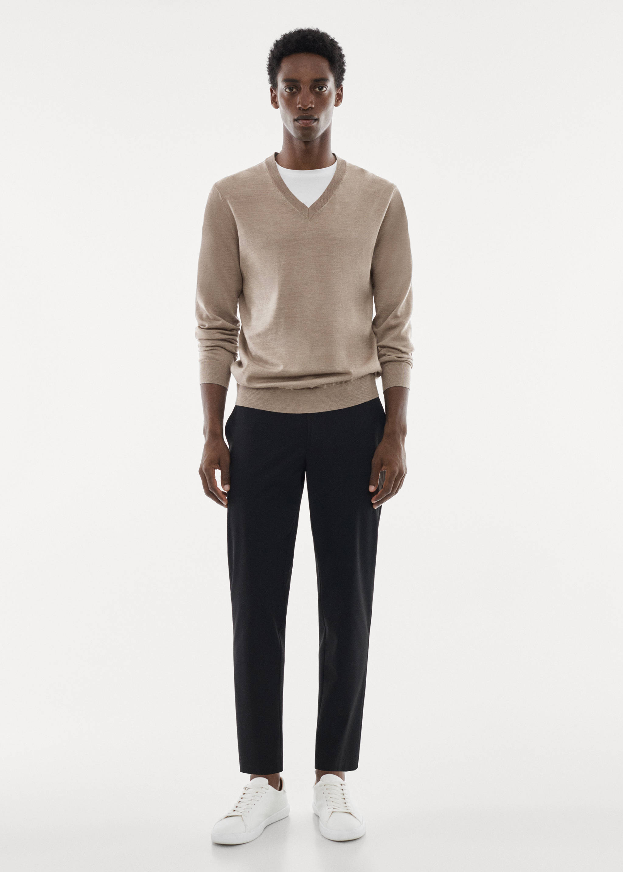 100% merino wool V-neck sweater - General plane