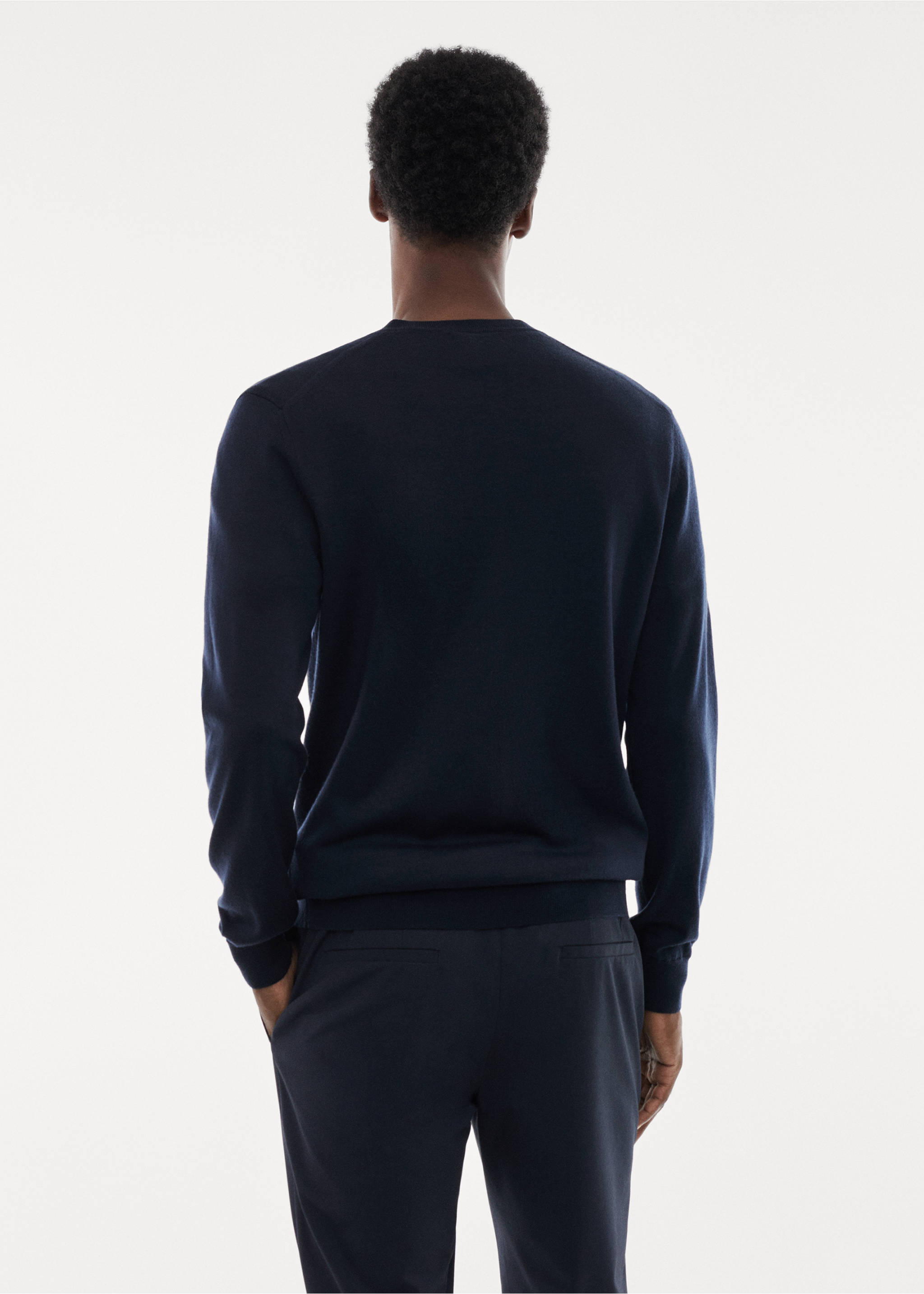 Pull-over 100 % laine mérinos col V - Verso de l’article, Bleu marine. Ref: 57004767-00.