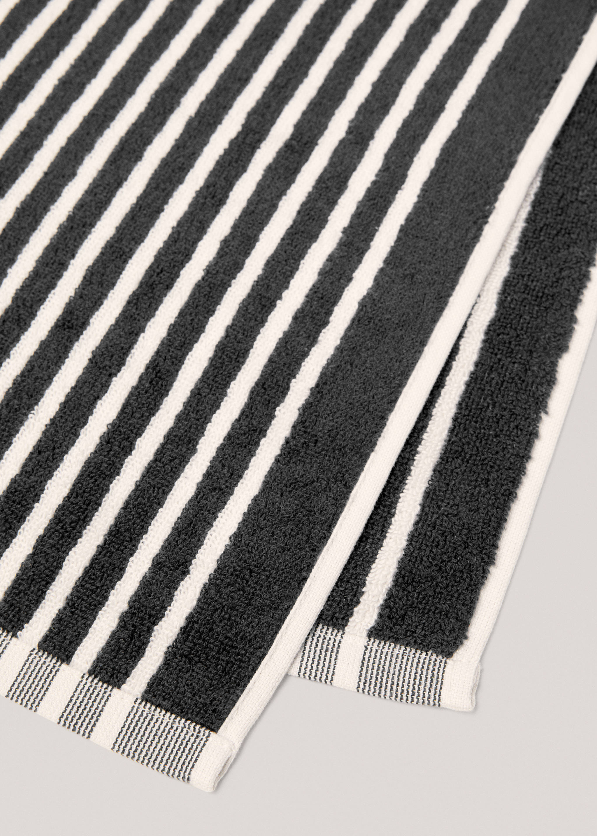 Striped face towel 30x50cm - Details of the article 2