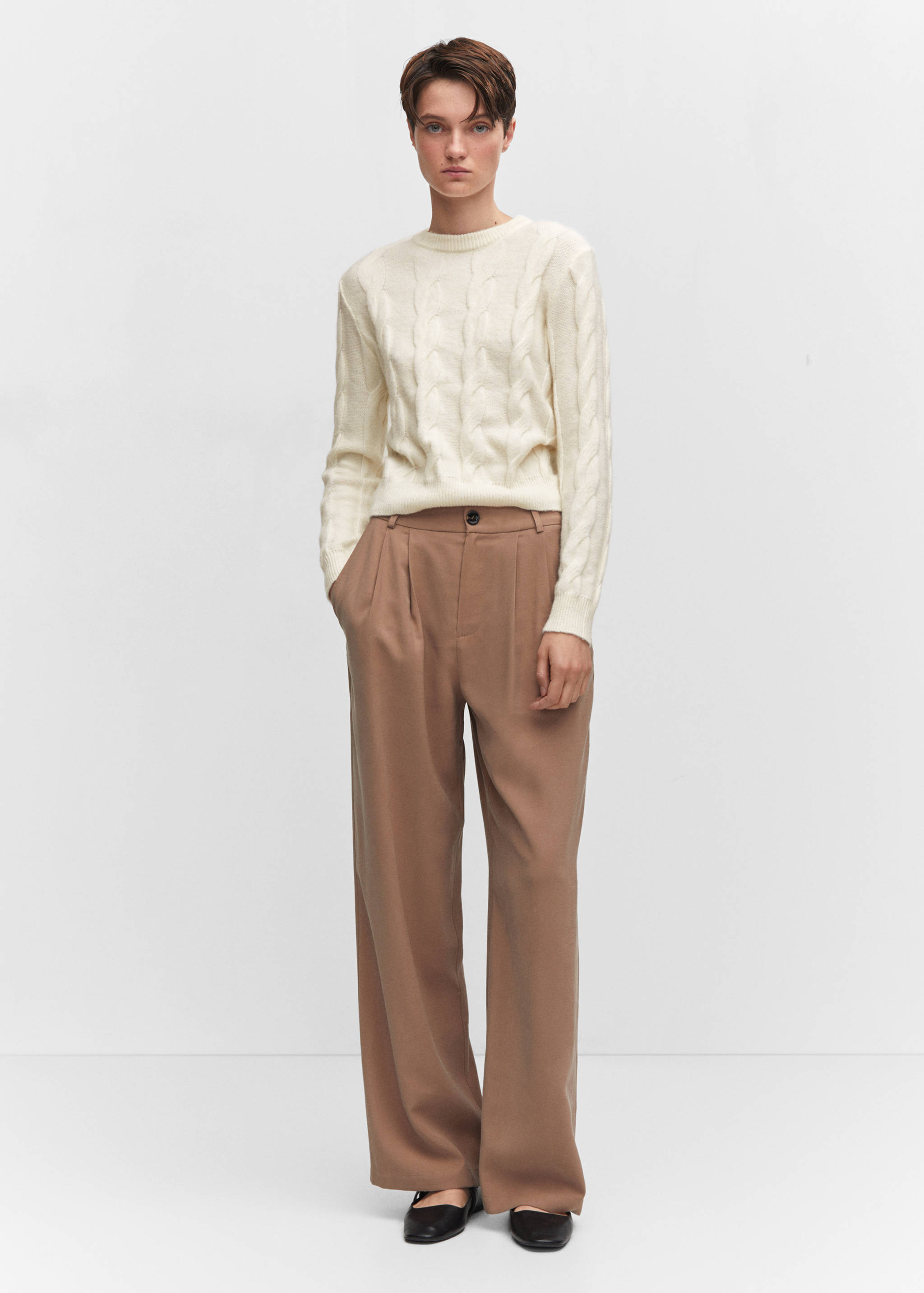 Cable-knit sweater - General plane