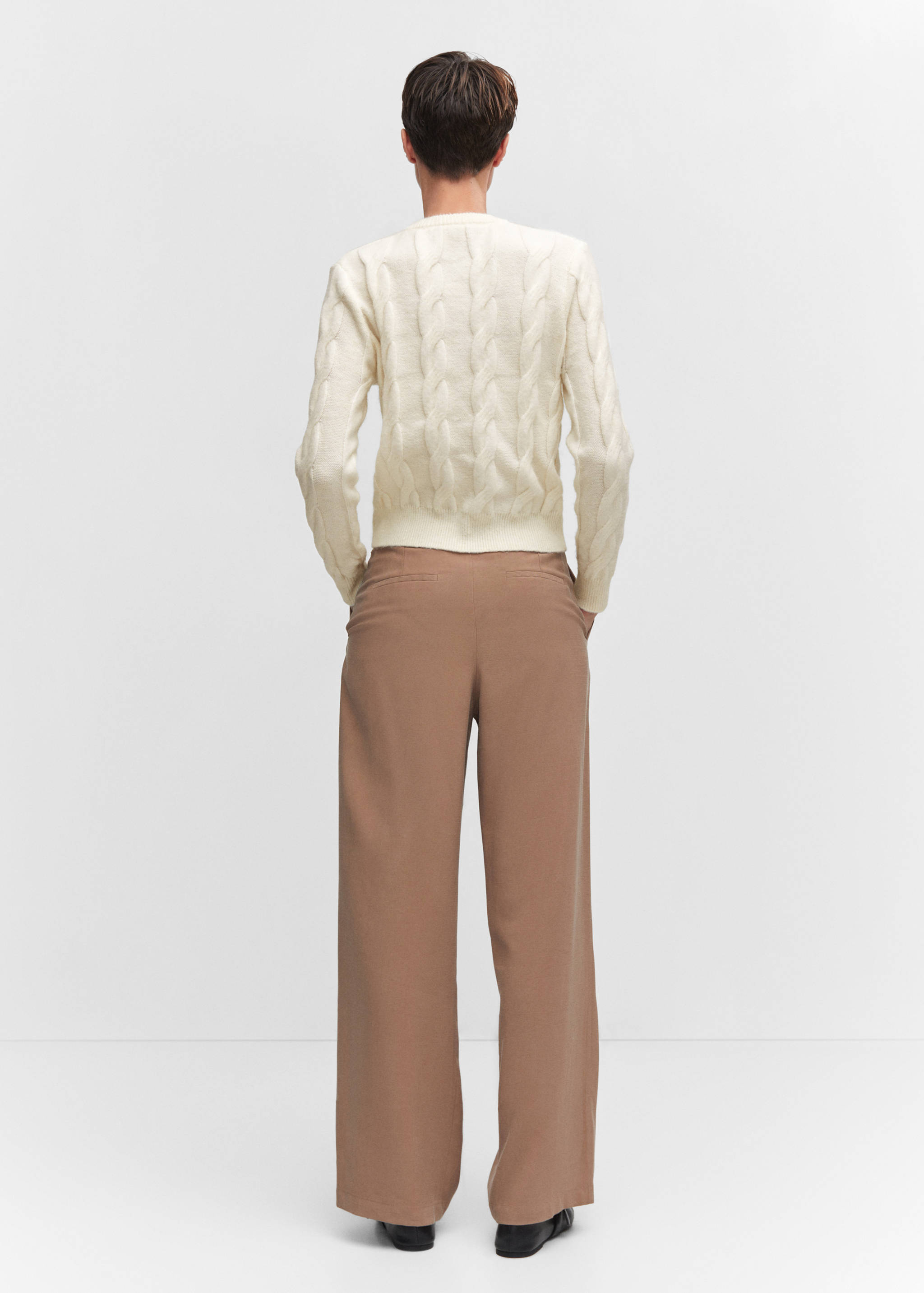 Cable-knit sweater - Reverse of the article