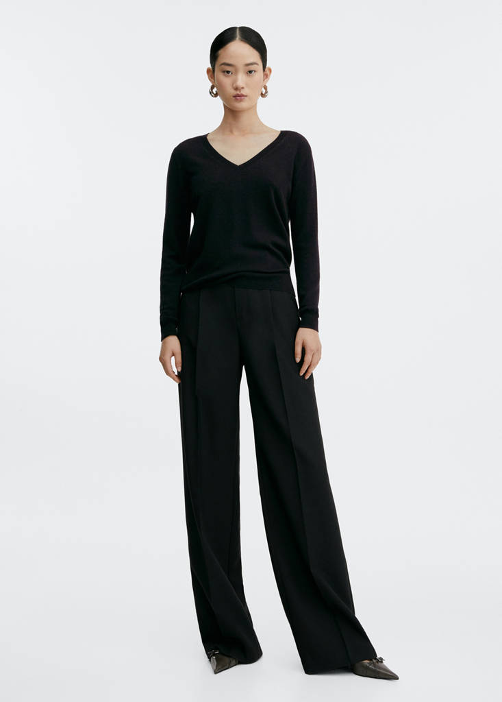 V-neck wool sweater — Black