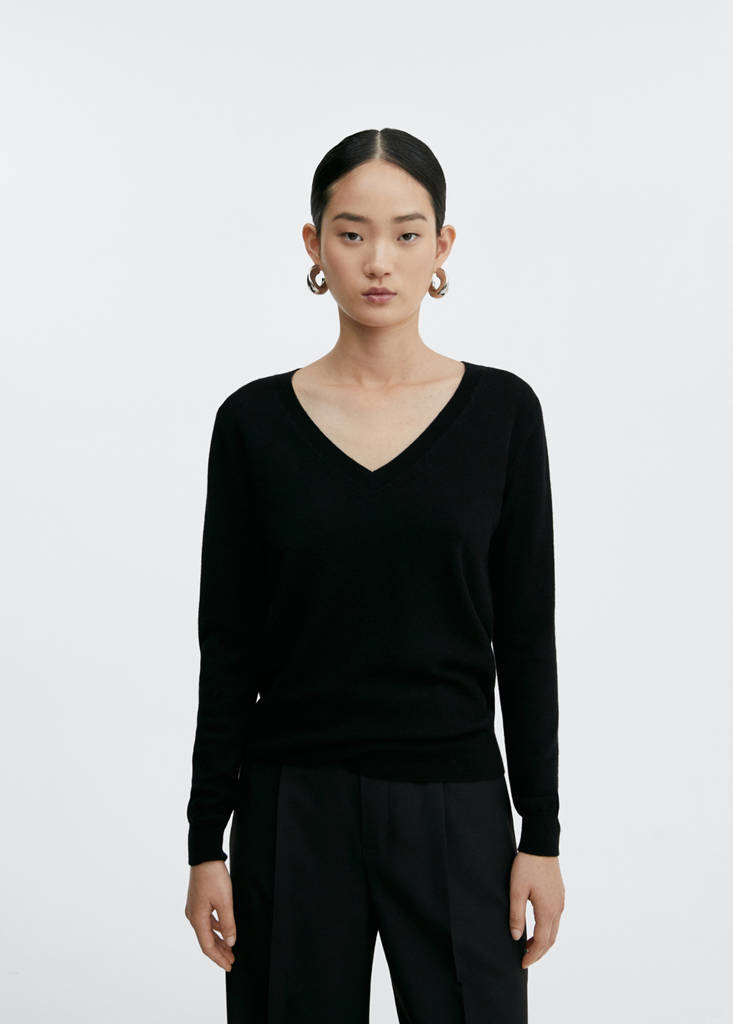 V-neck wool sweater — Black