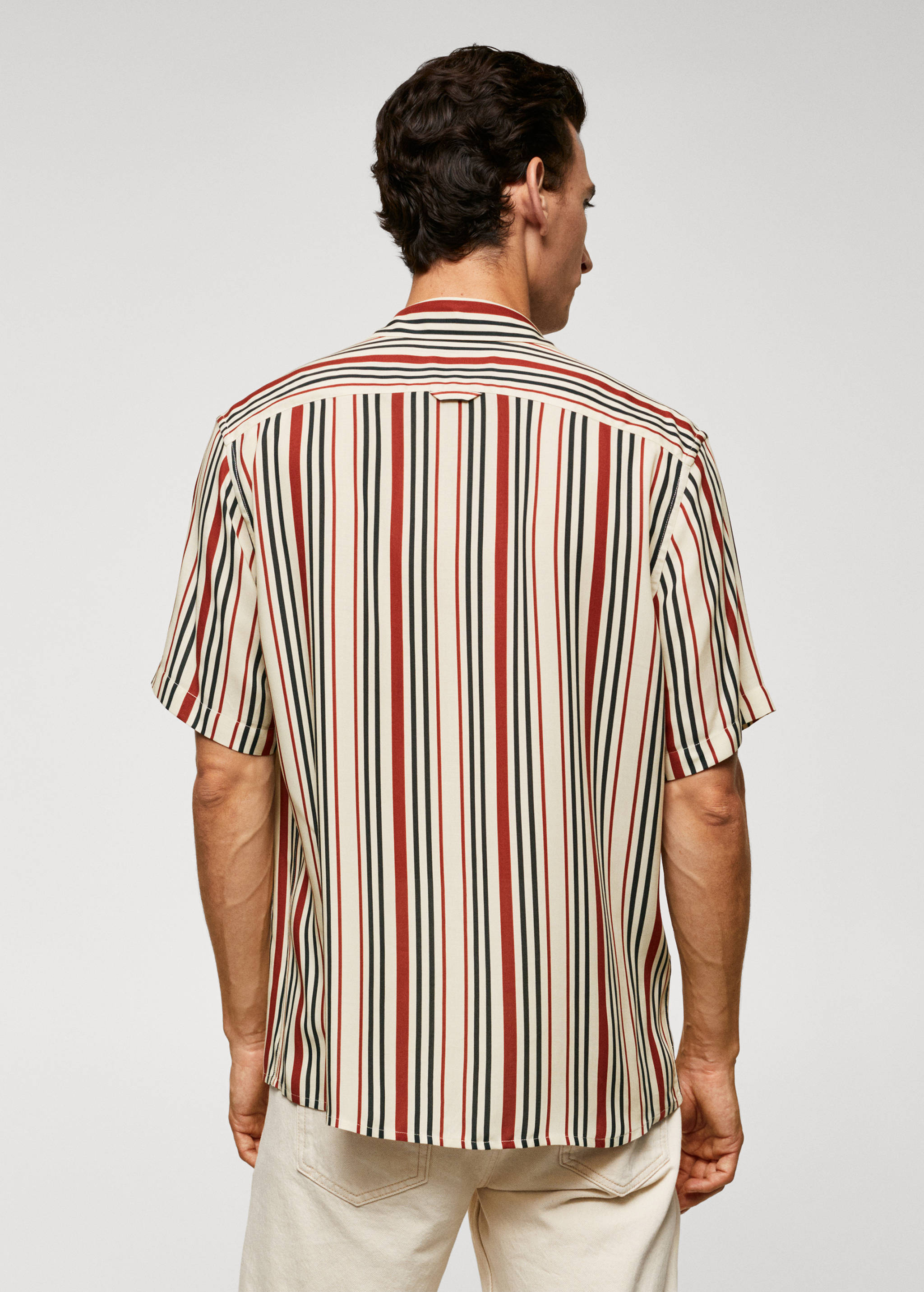 Camisa às riscas de manga curta - Verso do artigo