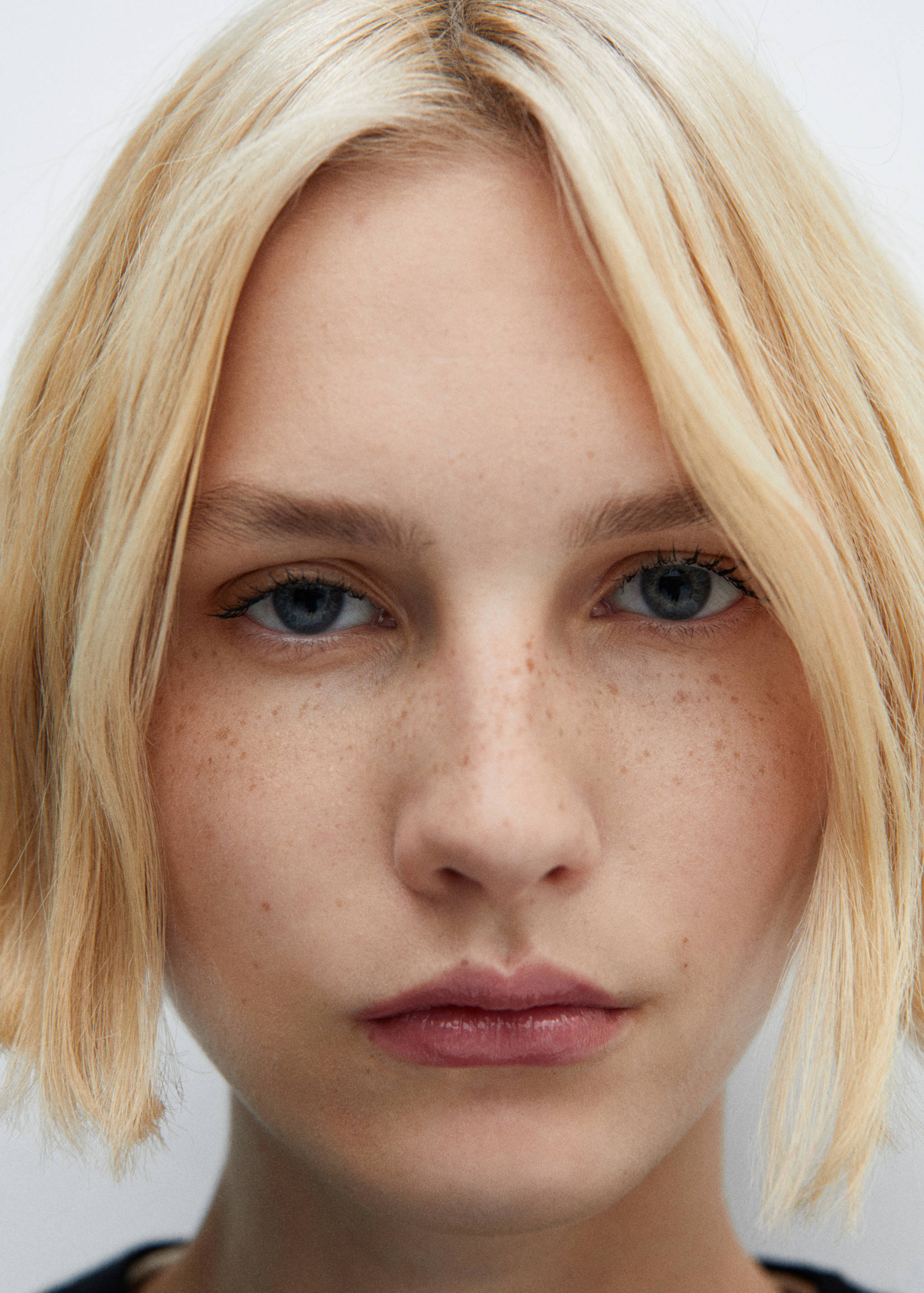 Wide leg mid-rise jeans - Details of the article 2