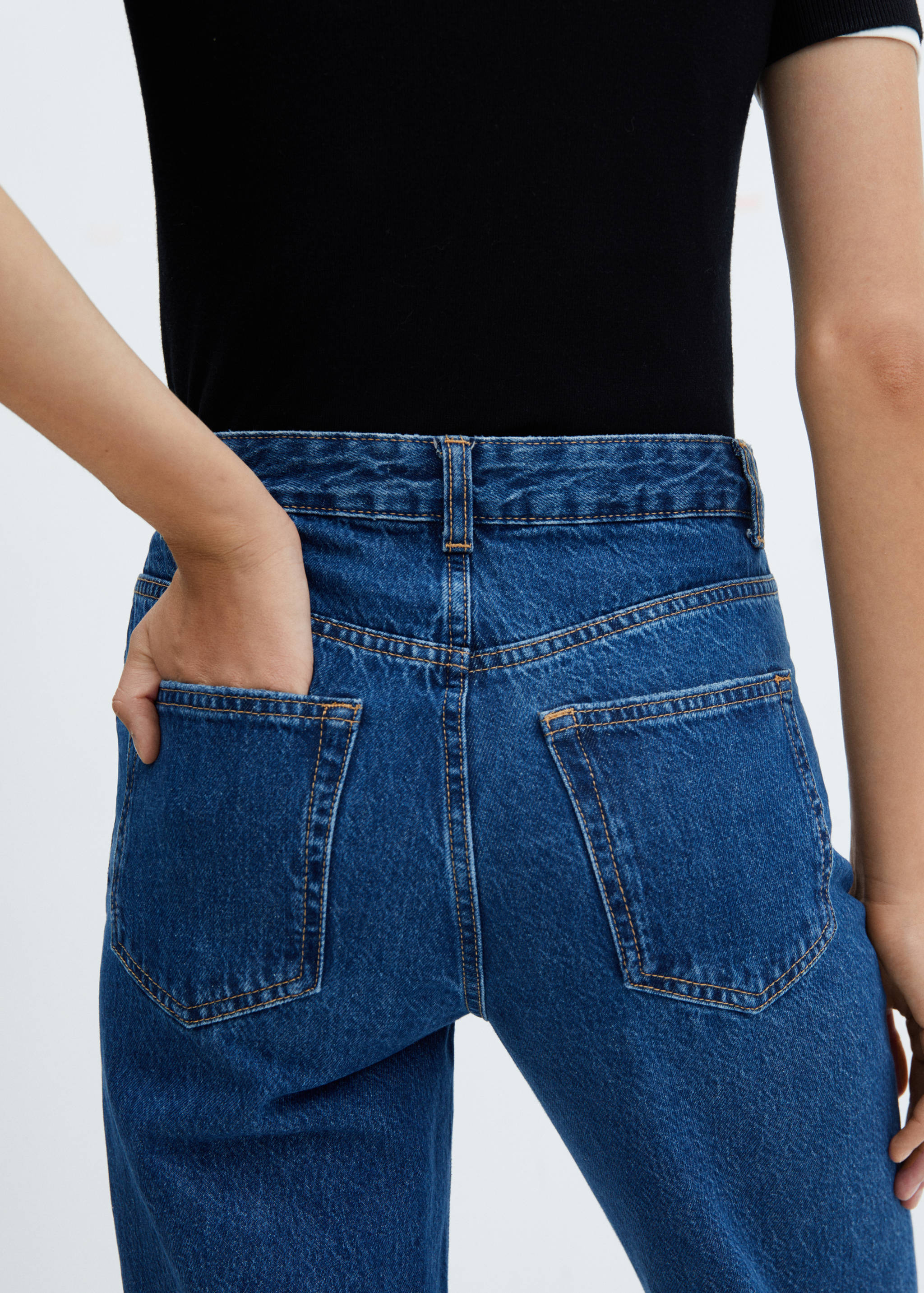 Wide leg mid-rise jeans - Details of the article 6