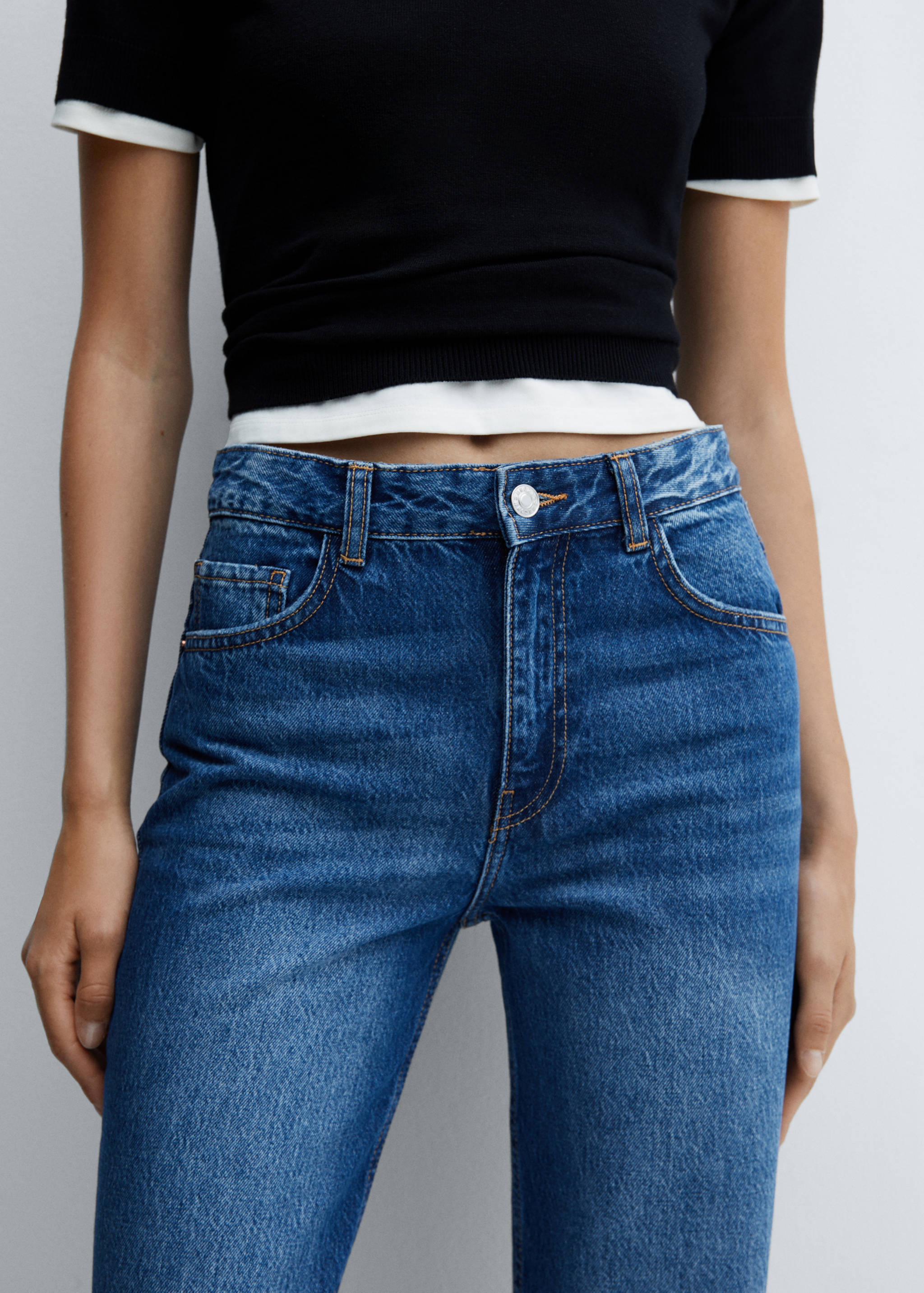 Wide leg mid-rise jeans - Details of the article 2