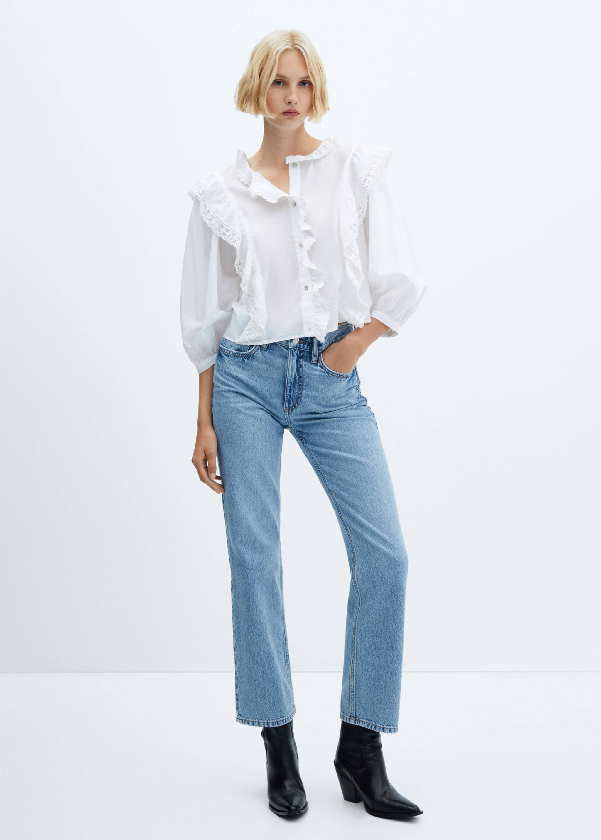 Кружевная блузка с воланами - Общий план