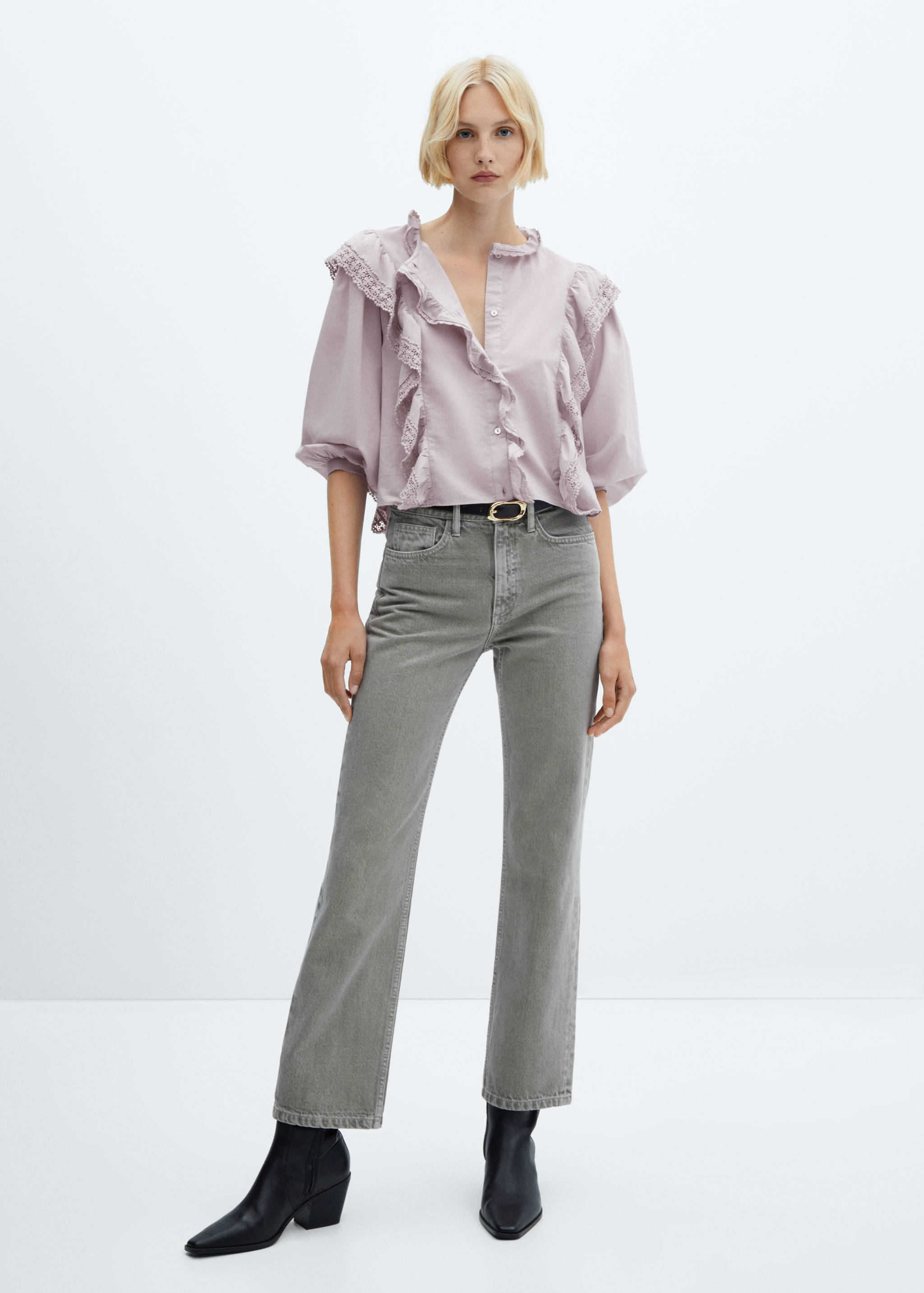 Кружевная блузка с воланами - Общий план